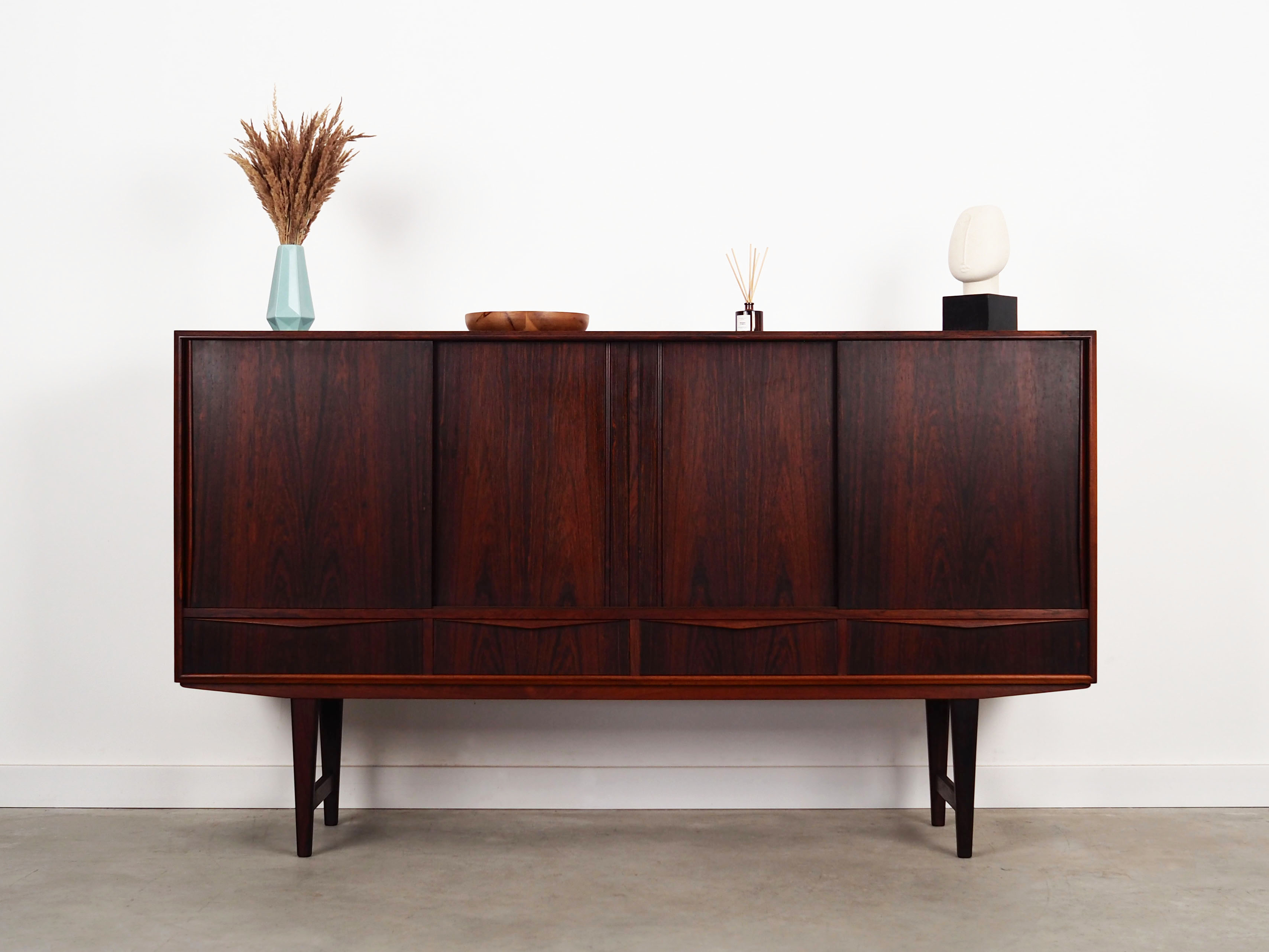 Enfilade en palissandre, design danois, années 1960, designer: E.W. Bach