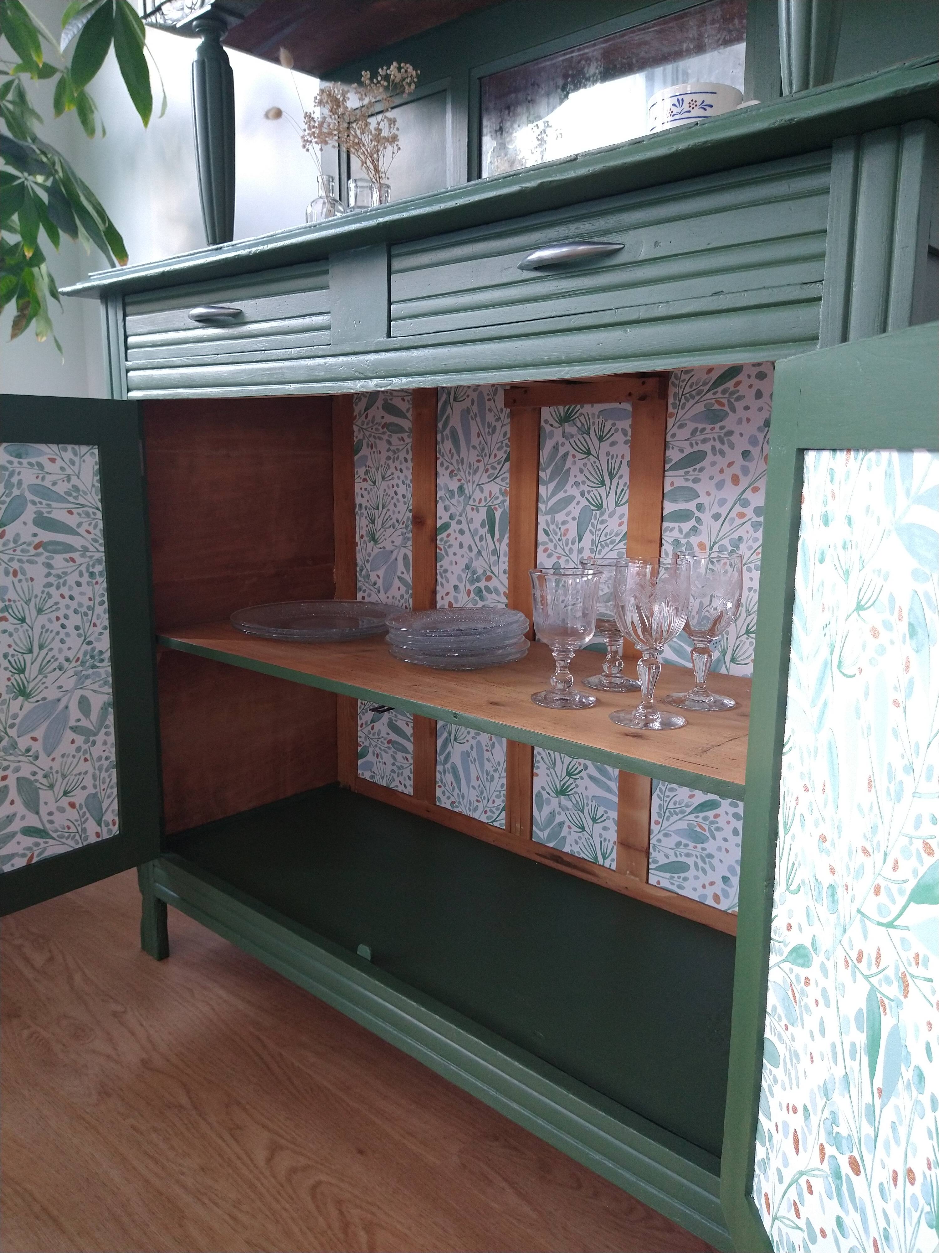 Two-piece cupboard buffet
