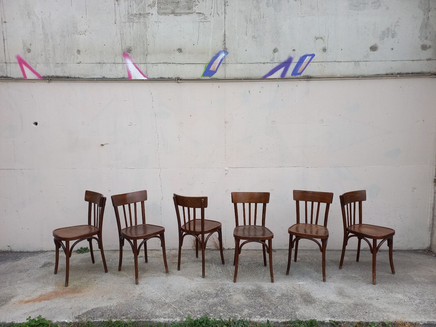 6 bistro chairs