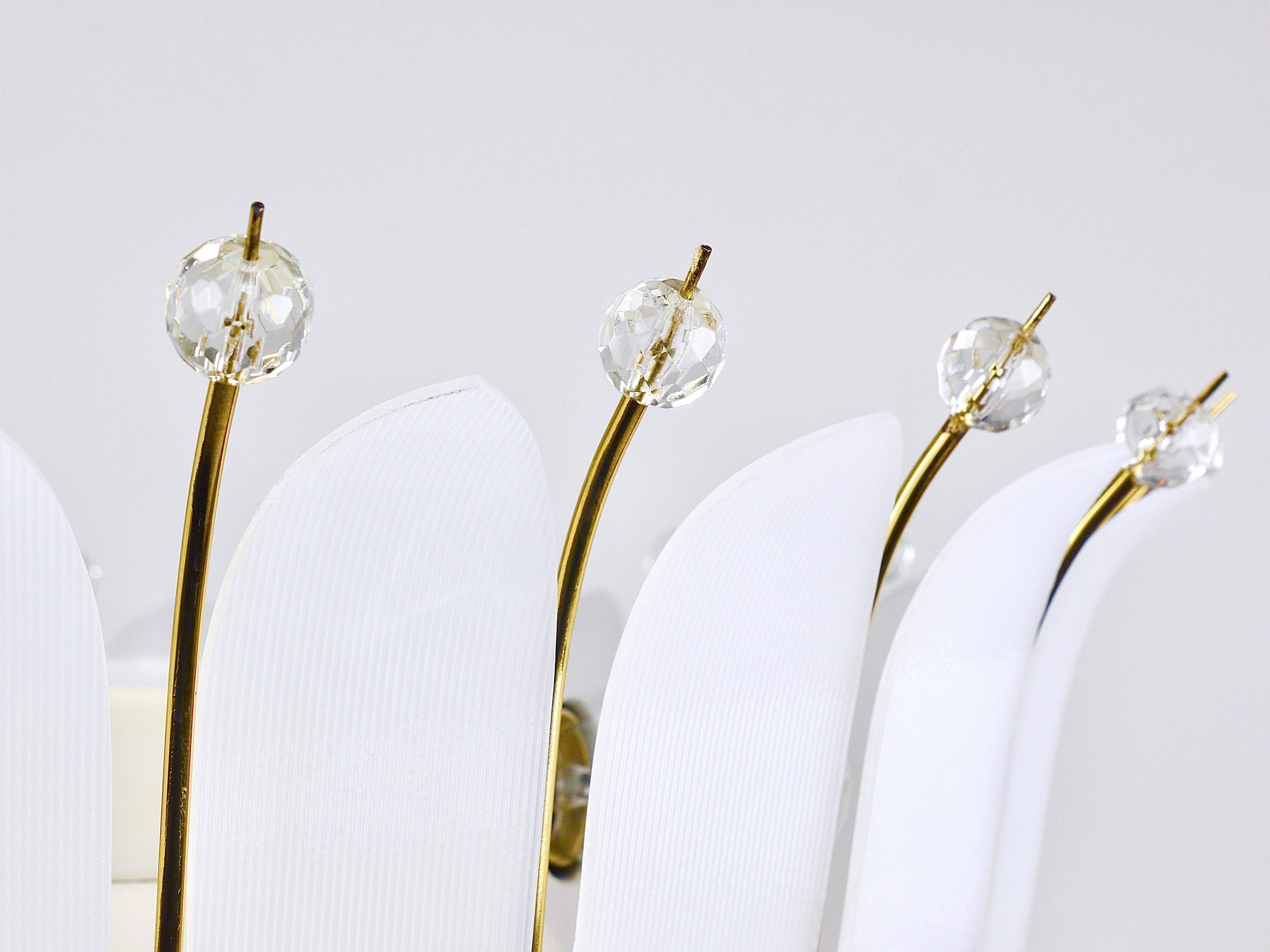 Grand chandelier Rupert Nikoll 27" mid-century brass with leaves, Austria, 1950.