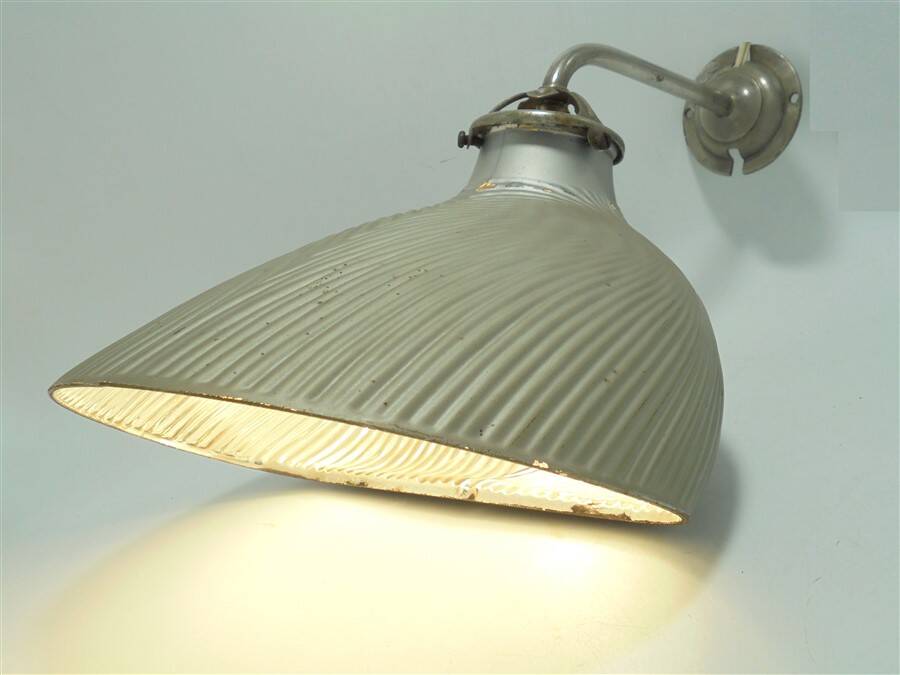 X-Ray reflector applique