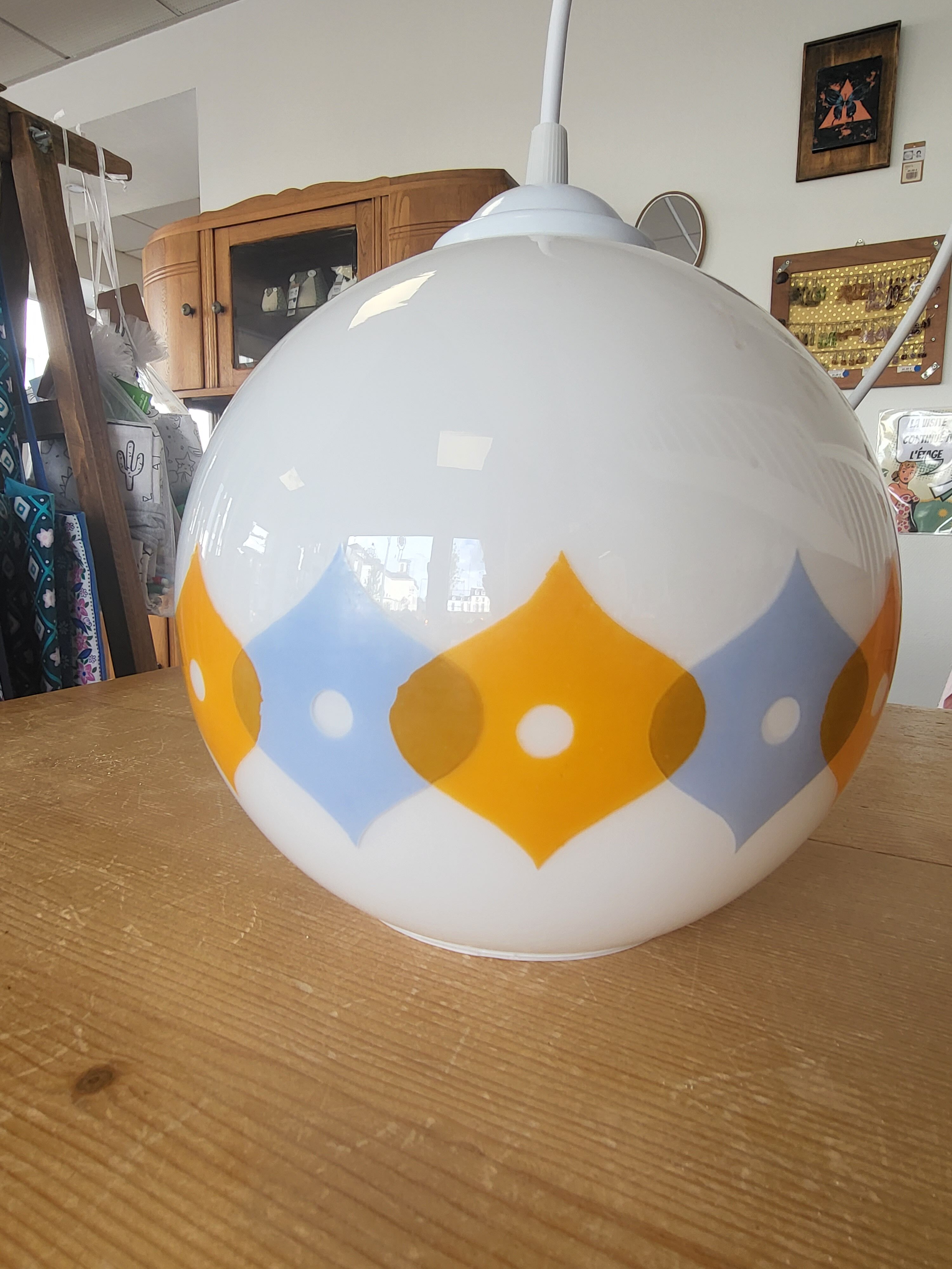 Suspension ball in opaline white geometric patterns orange and blue years 60/70
