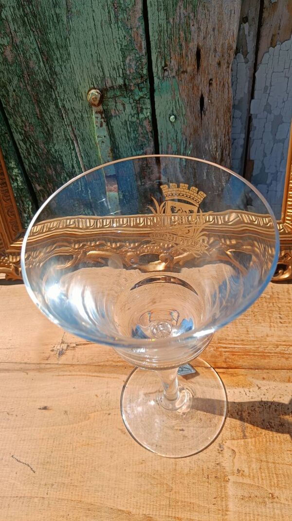 Grand verre de dégustation ancien blason doré – signé Jeanne Châtel
