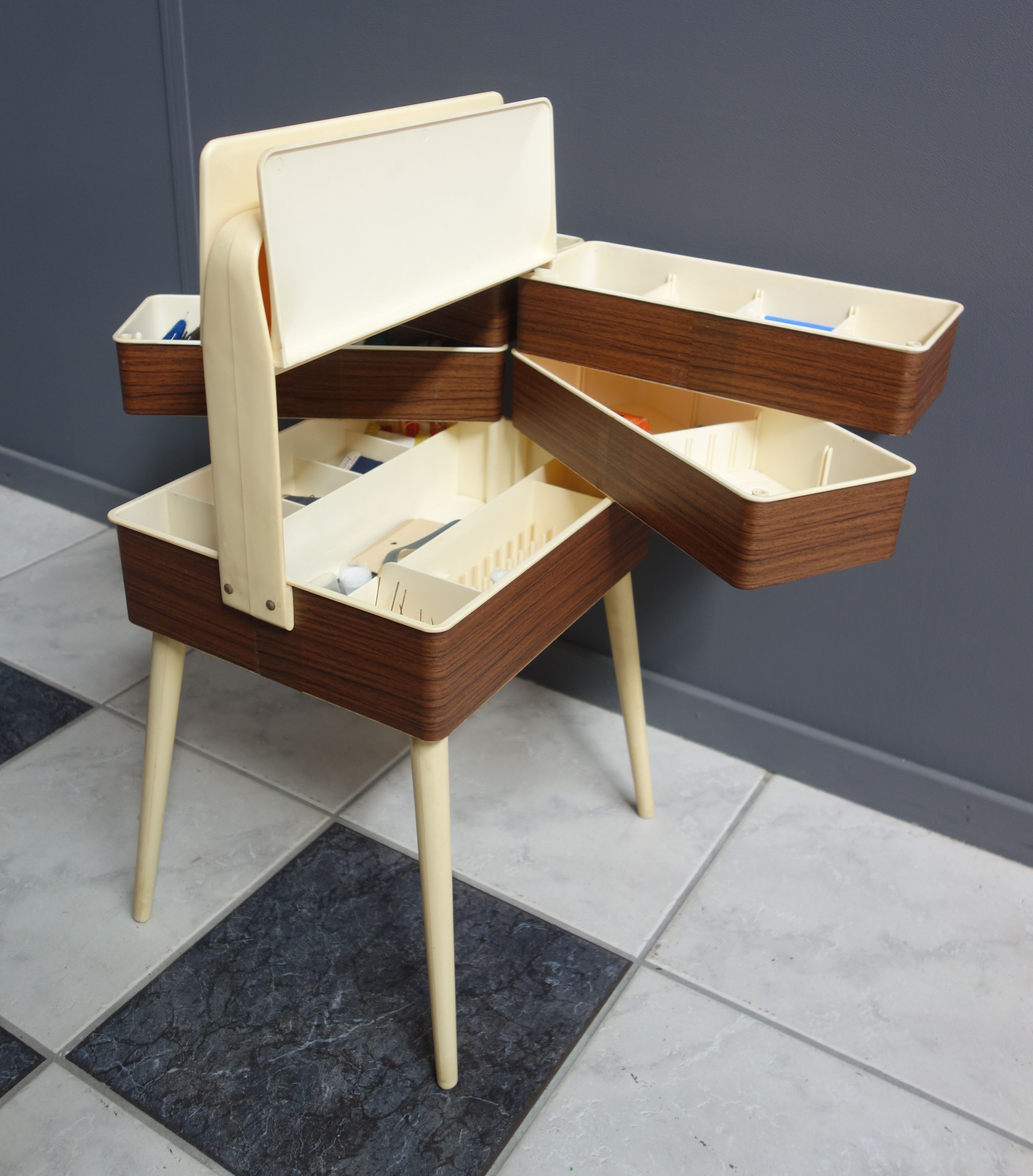 Sewingbox 1960s on four legs