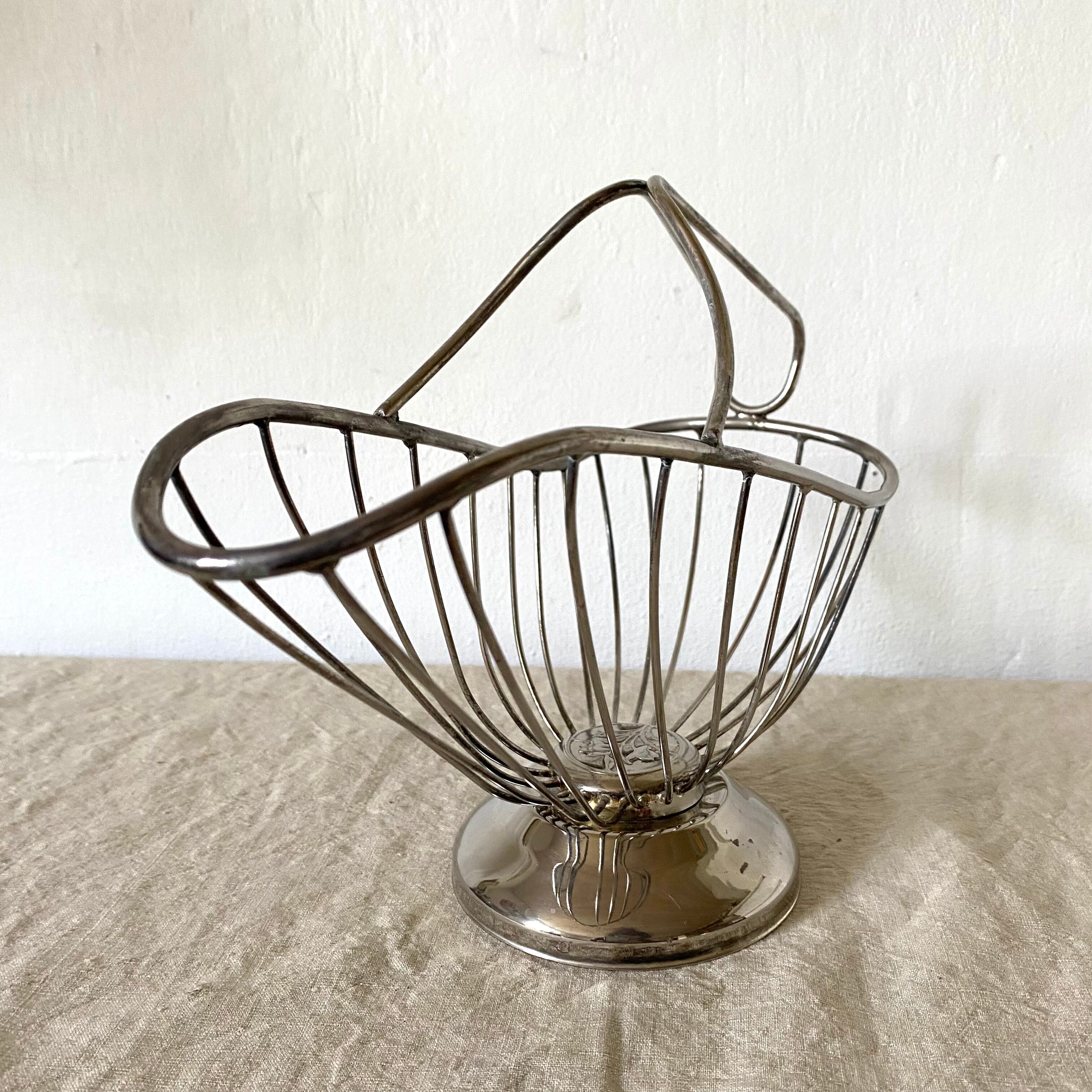 Silver metal bottle holder