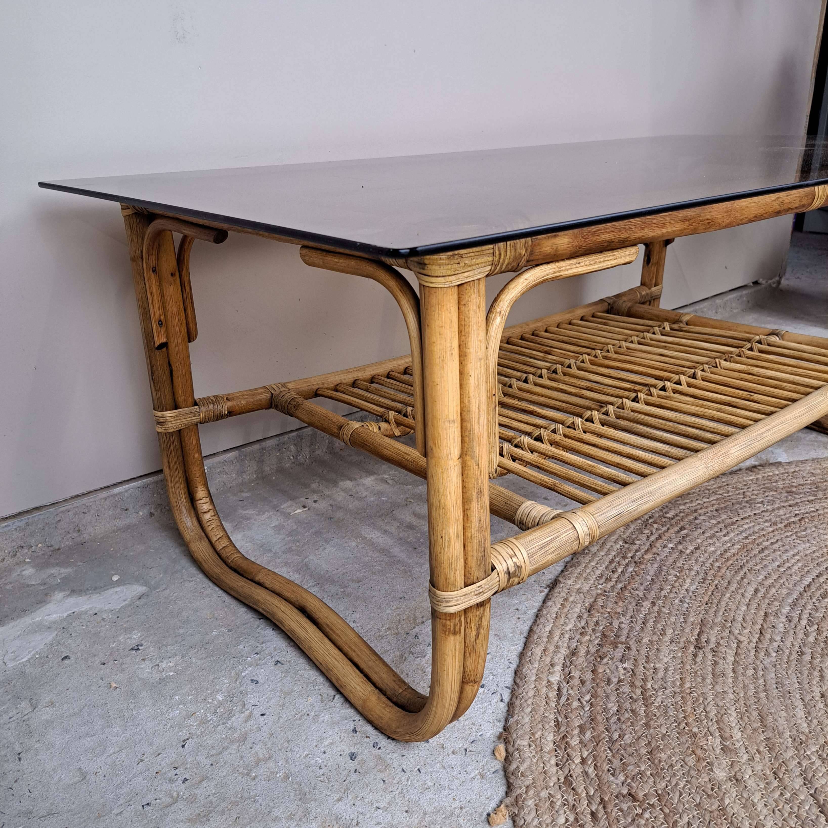 Table basse en rotin