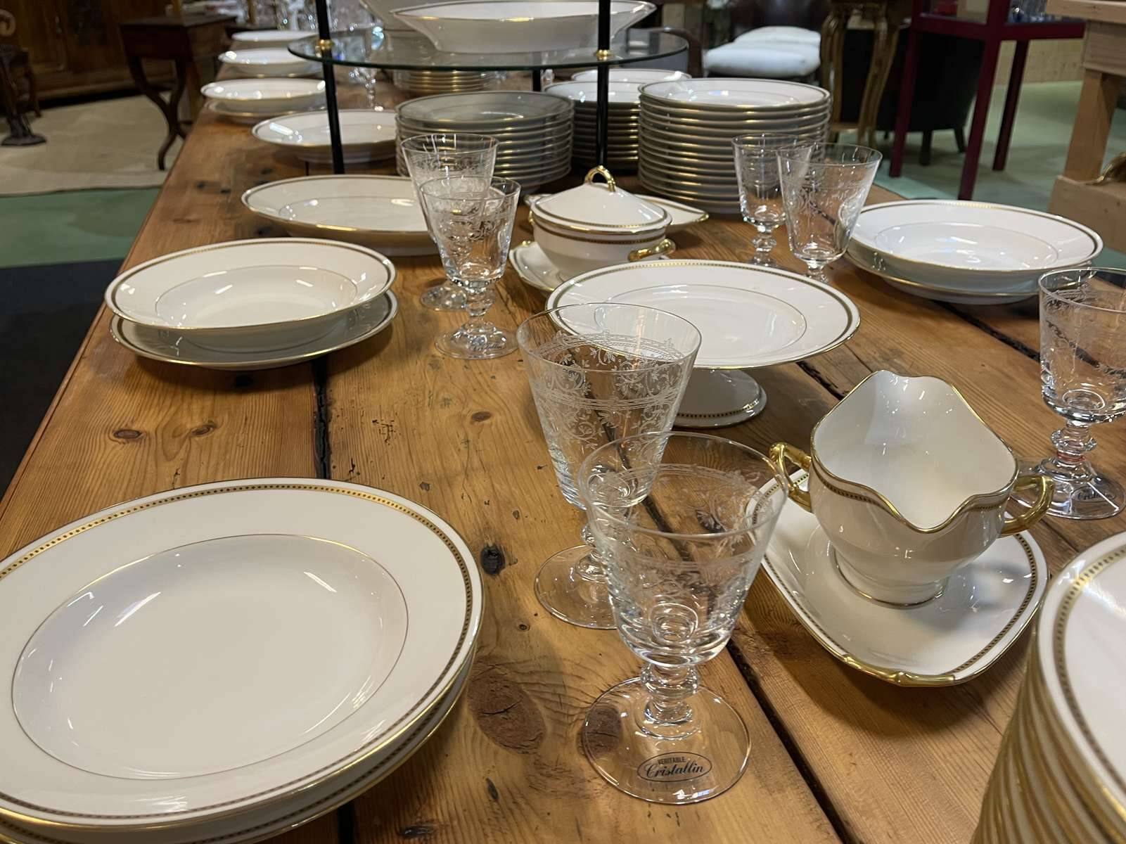 Service en porcelaine de Limoges - 107 pièces - années 1960