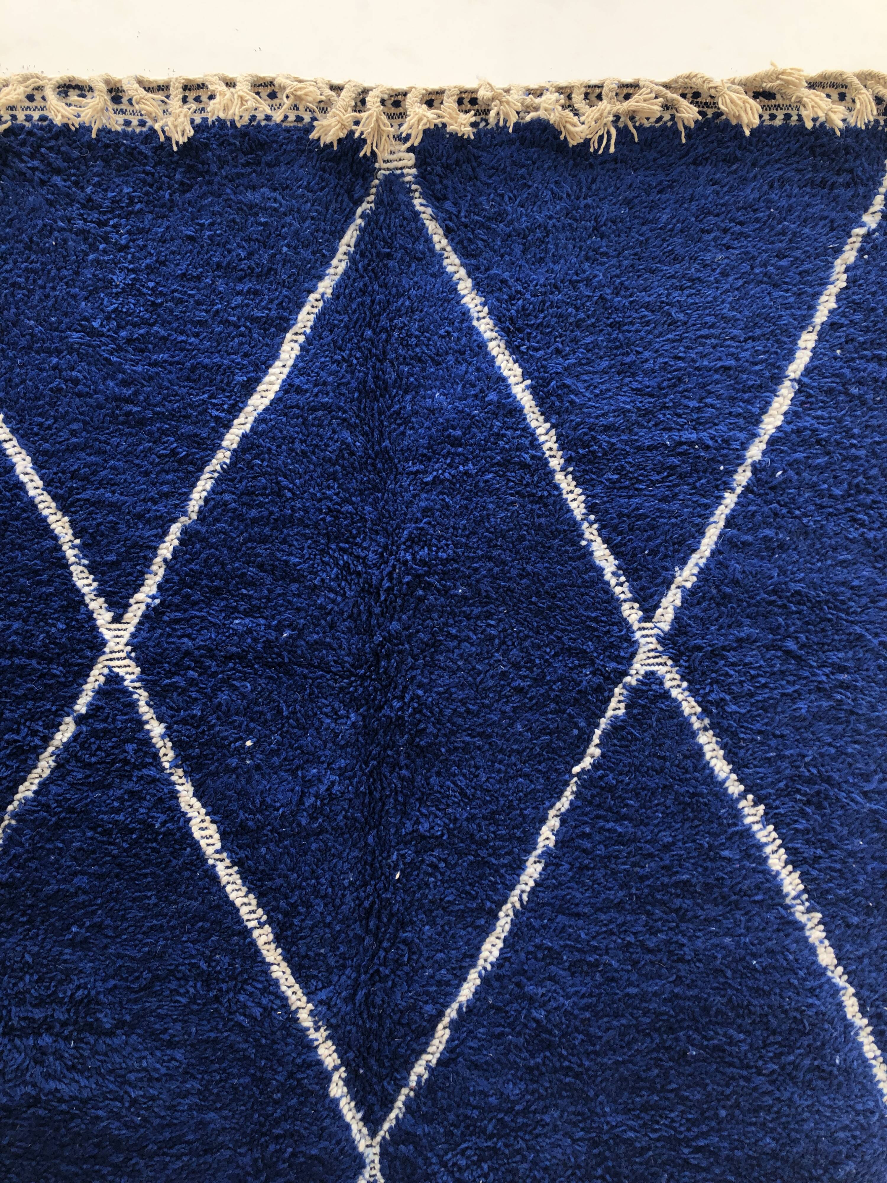 Moroccan Berber carpet Beni Ouarain intense blue with white diamonds 2,51x1.65m