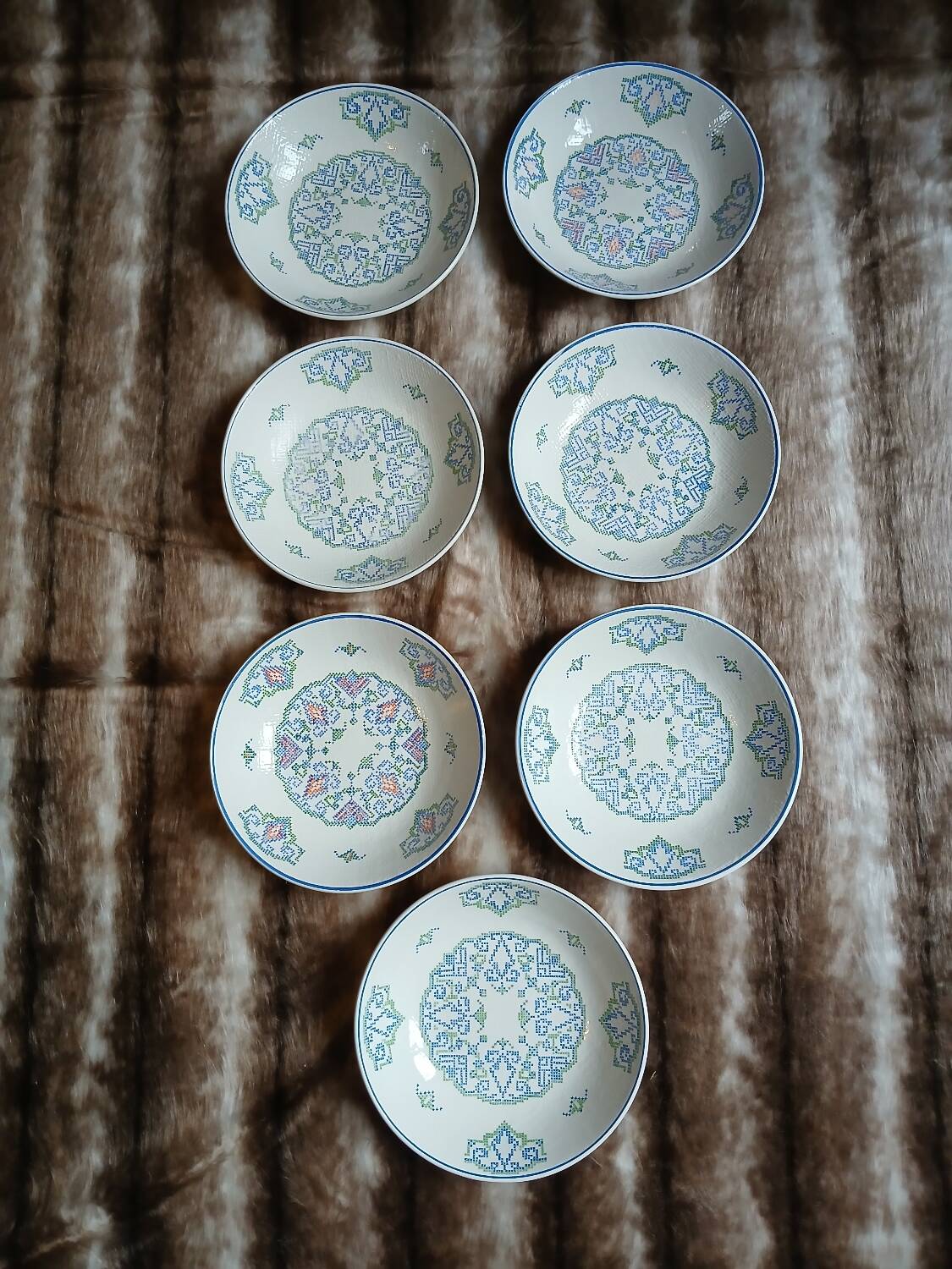 7 small deep plates Salins France