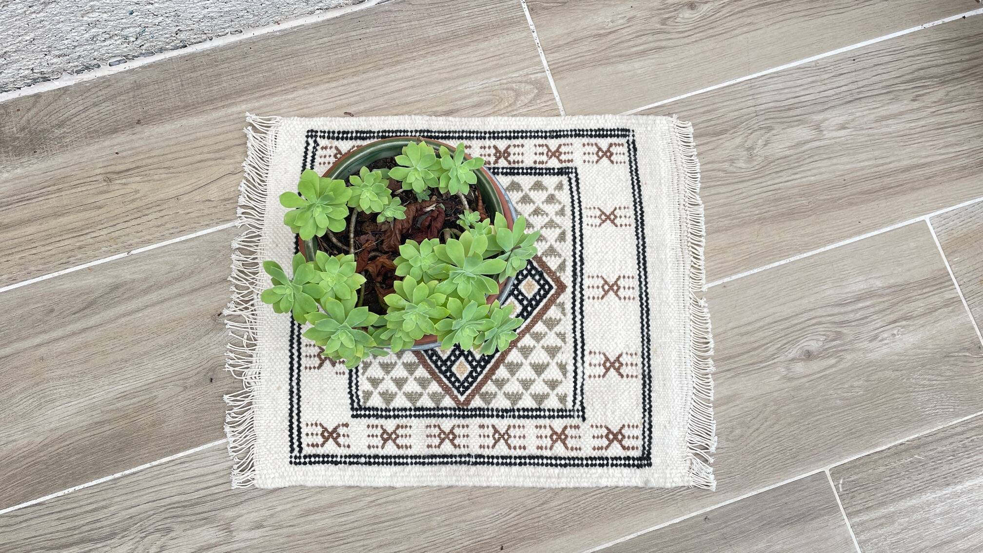 Vintage pure wool kilim rug