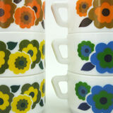 6 cups lotus arcopal france - orange, blue and yellow pop flower patterns - vintage 70s