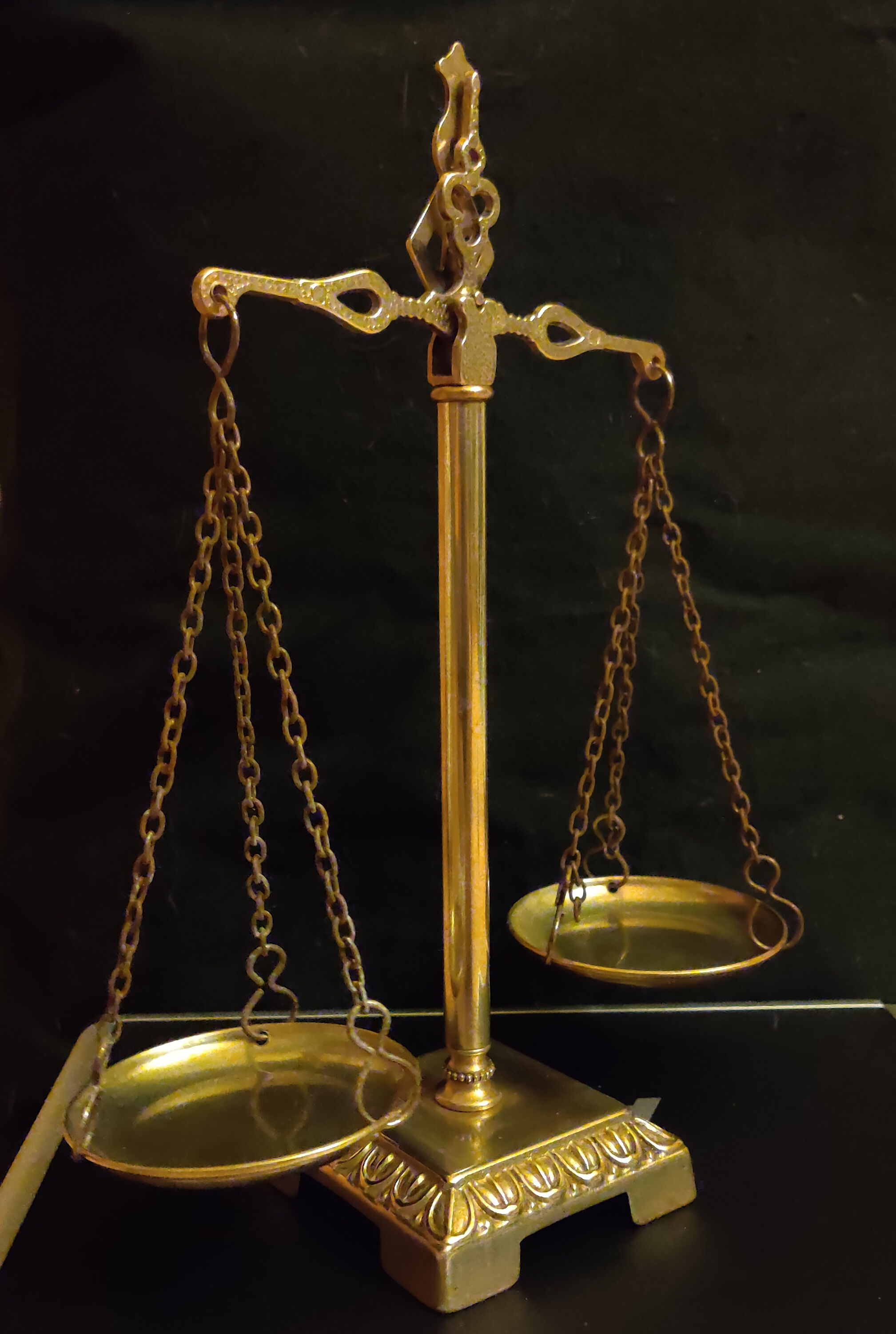 English brass scale of the 1940s