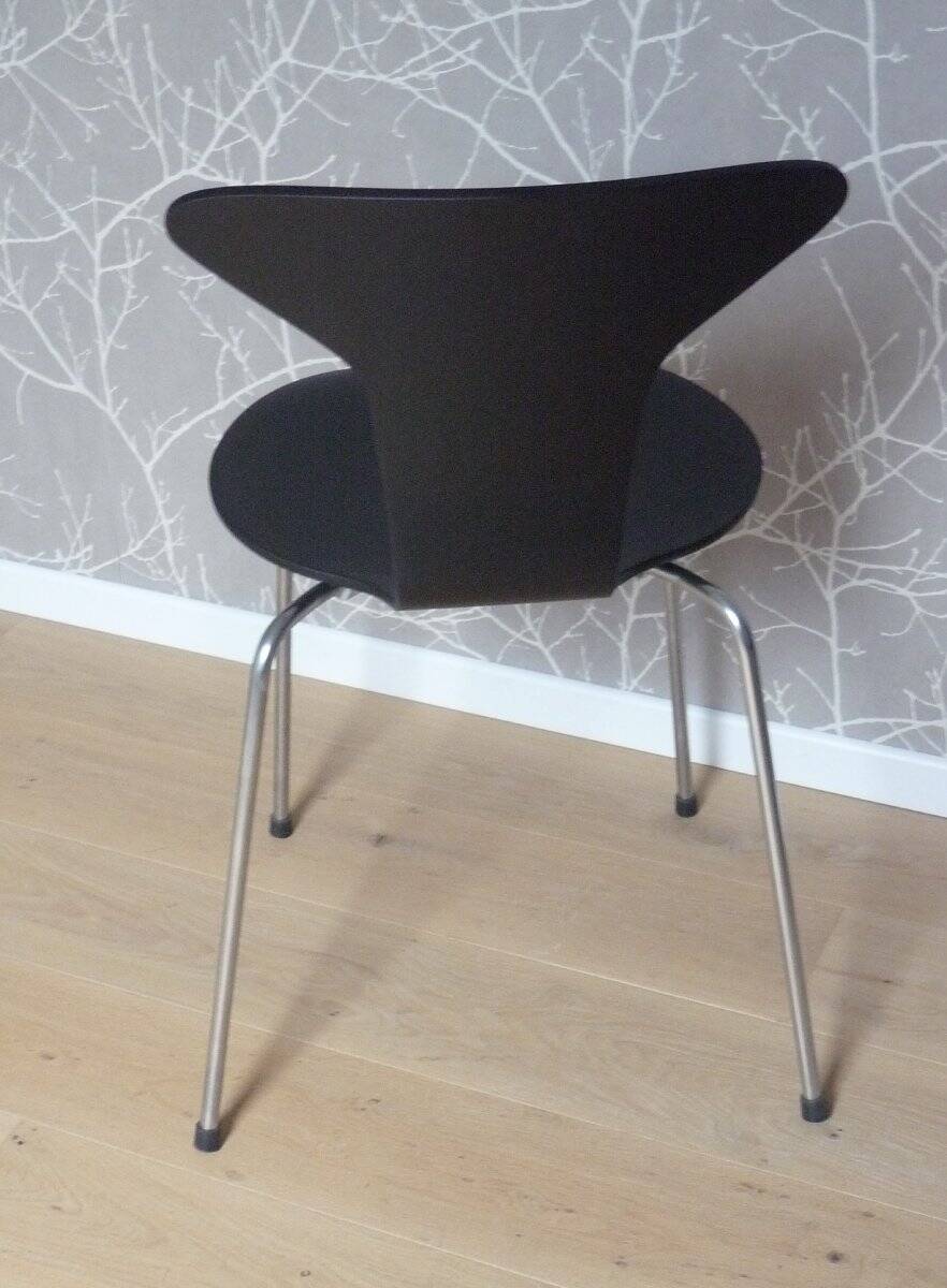 Chair model Mosquito Arne Jacobsen
