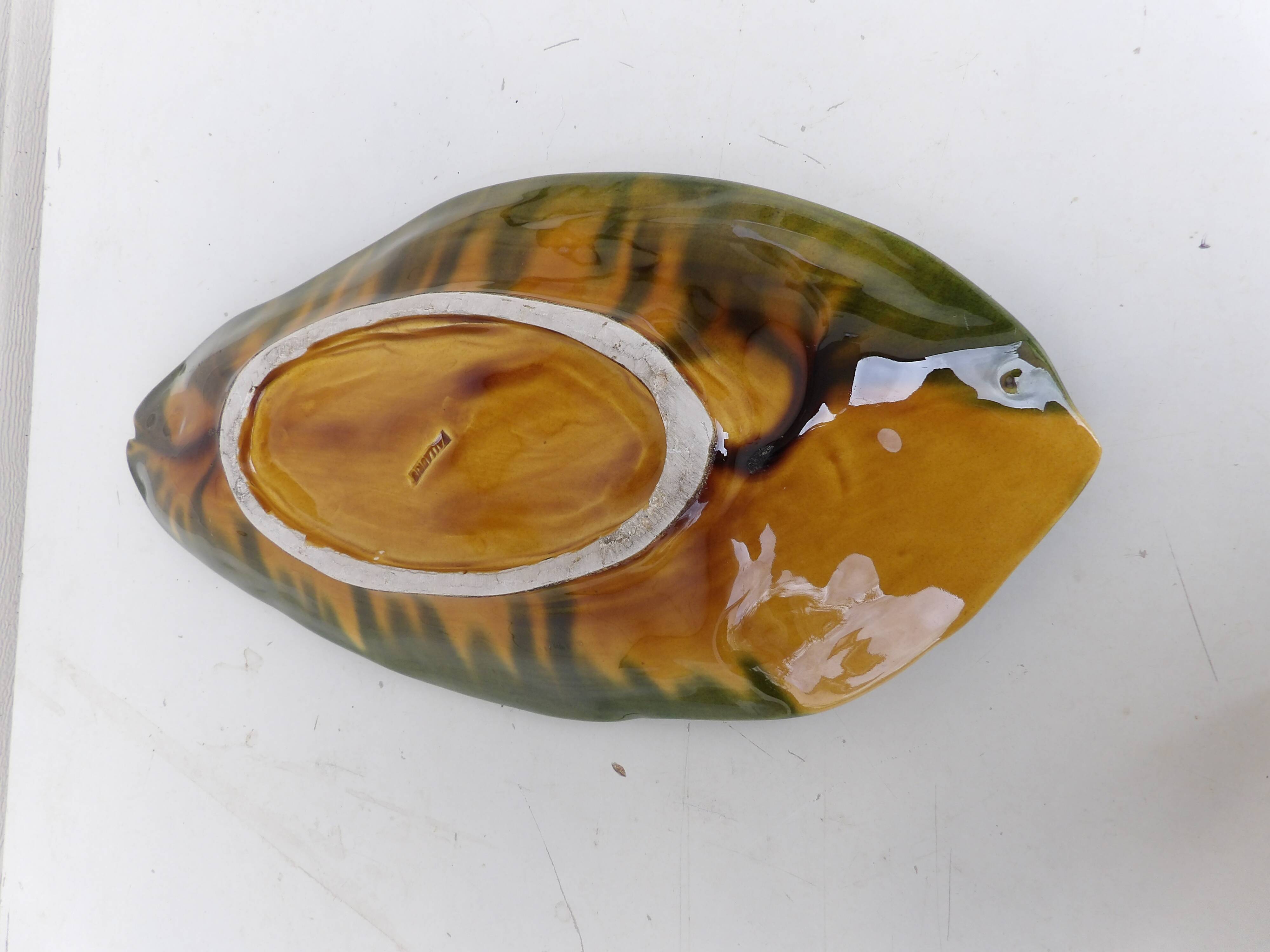 Green and yellow fruit bowl