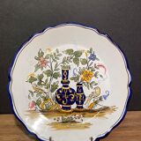Pair of Nevers earthenware plates signed Georges