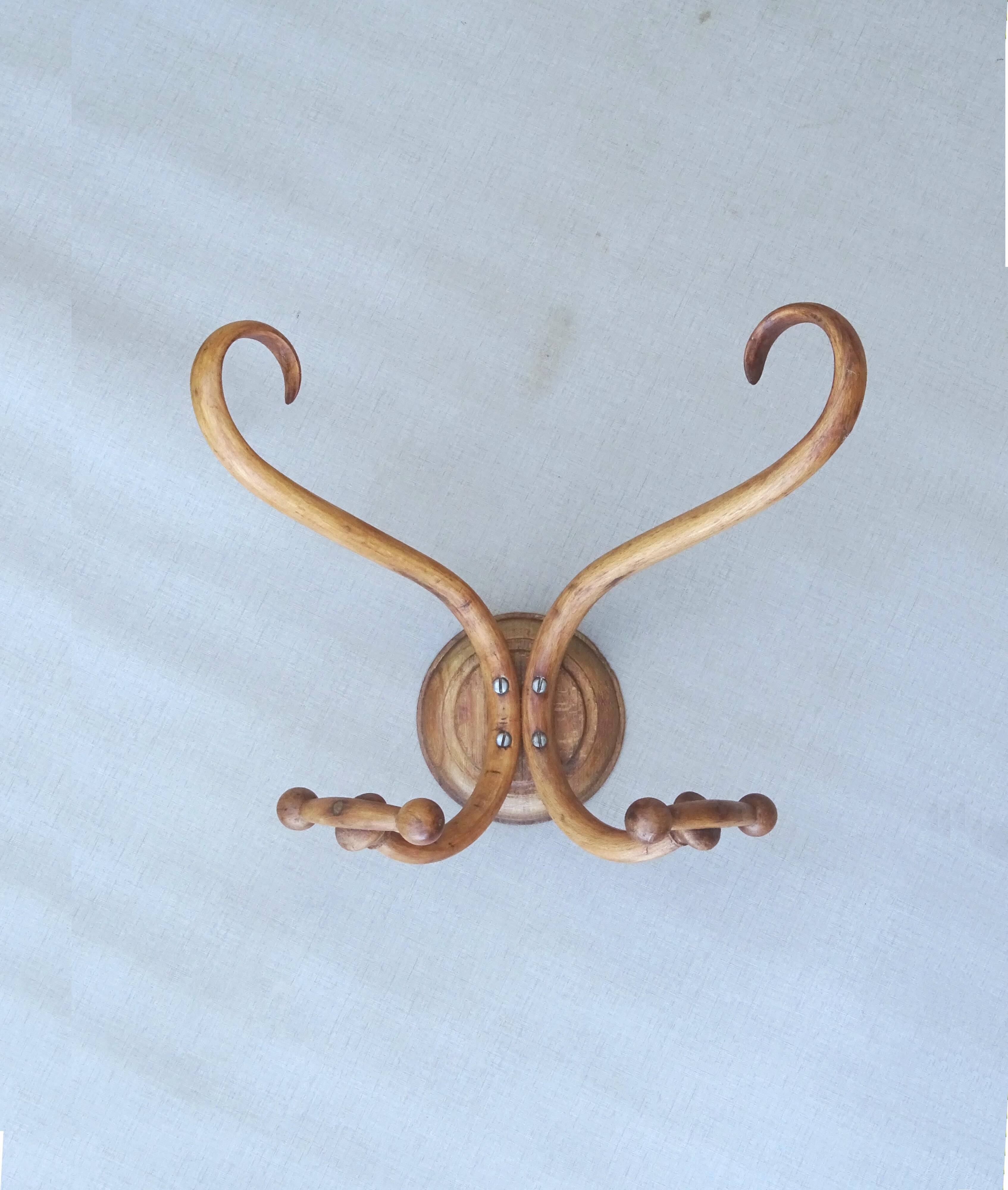 Porte manteaux et chapeaux  THONET à deux esses