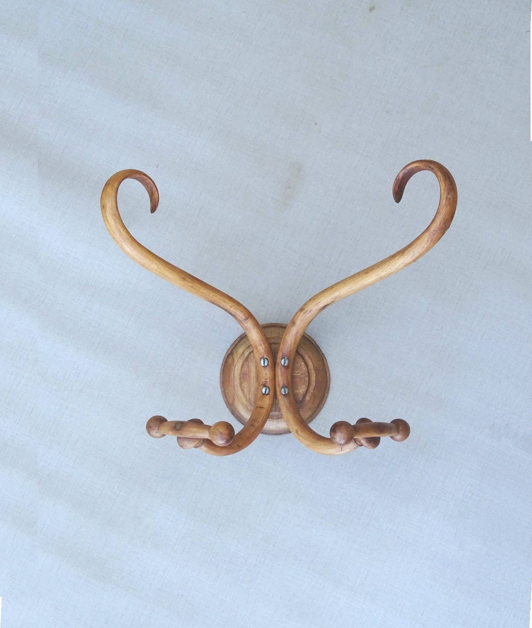 Coat and hat rack THONET with two esses