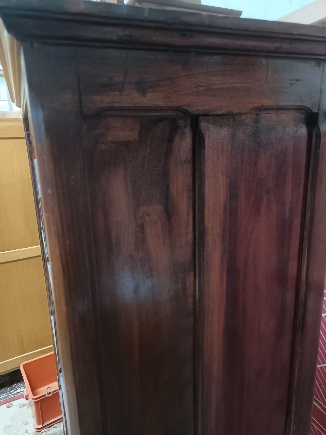 Old showcase, glass door and 4 shelves