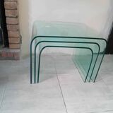 Suite of 3 nesting tables in curved glass from the 80s.