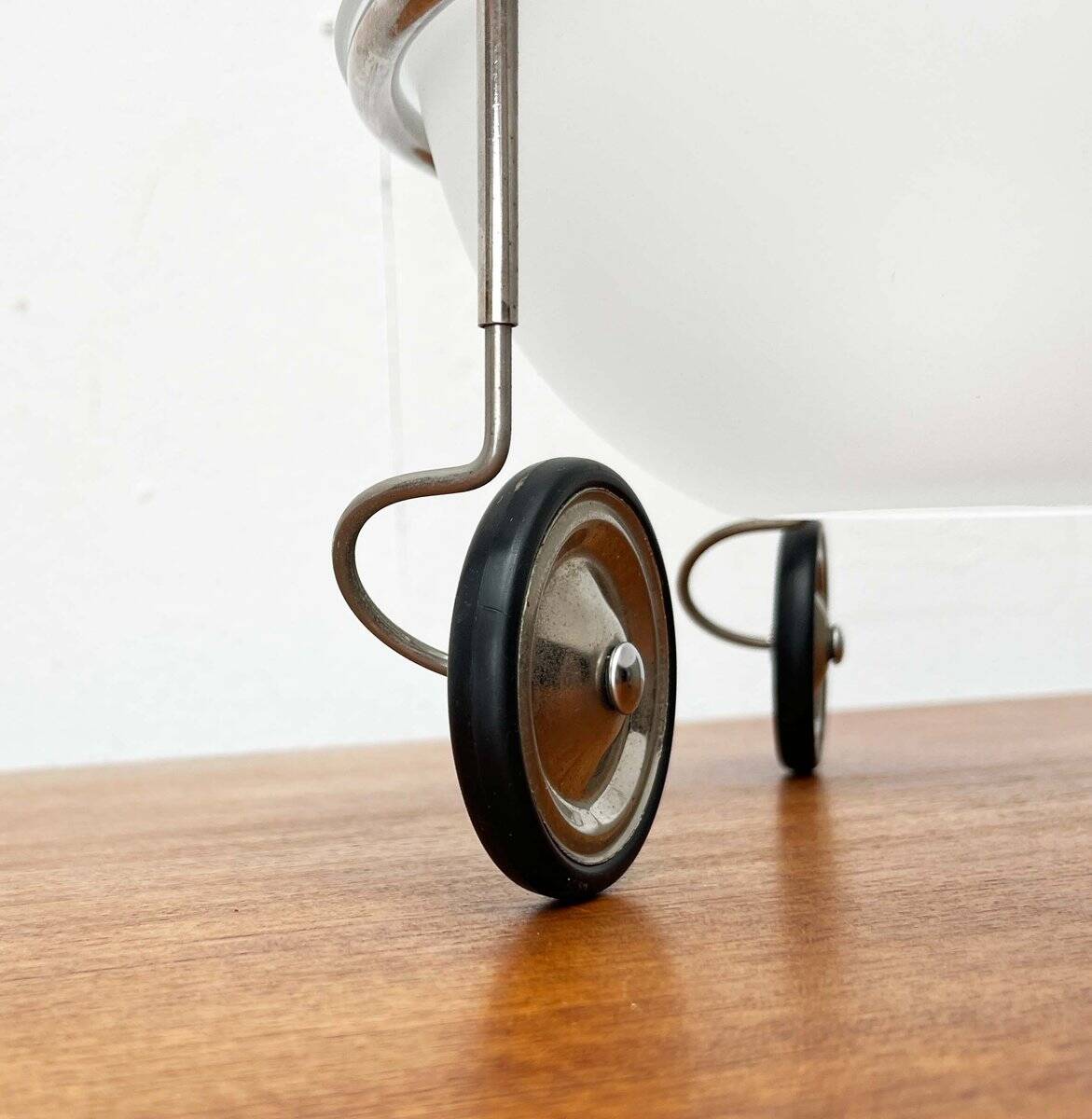 Postmodern Dutch Fruit on Wheels Bowl by Arnout Visser Droog for Designum, 1990s