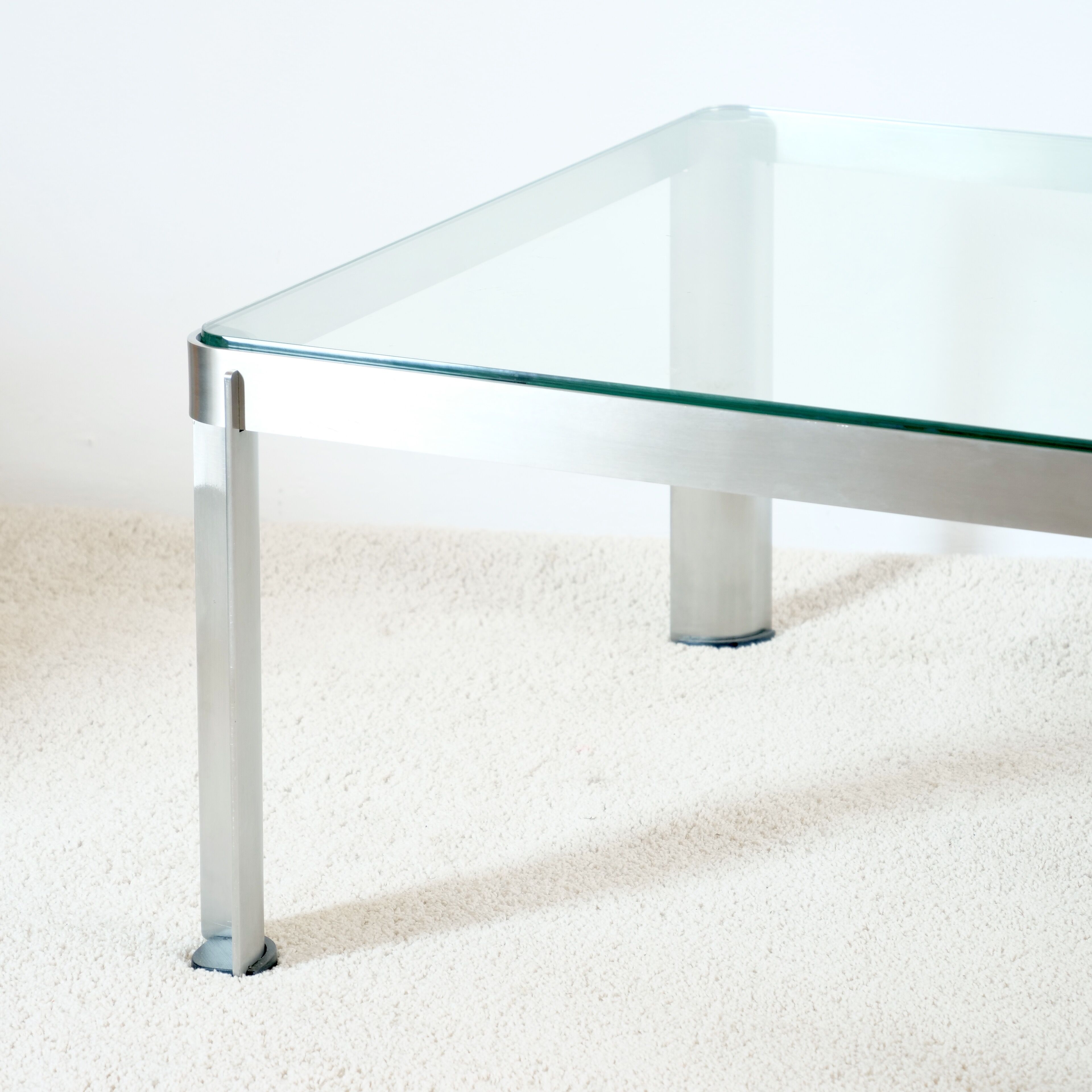 Coffee table model t113 by Osvaldo Borsani for Tecno 1975