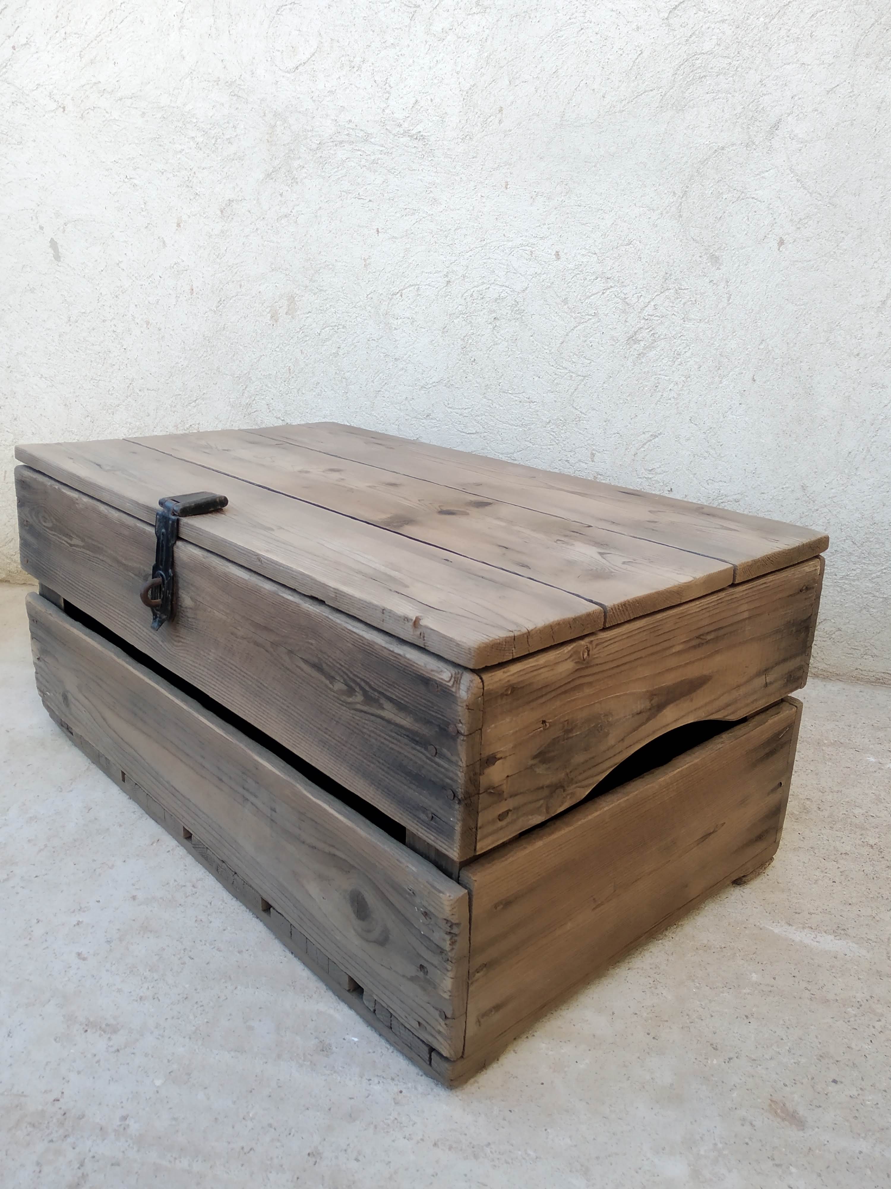 Old wooden box marked V.V Westerlee 1960