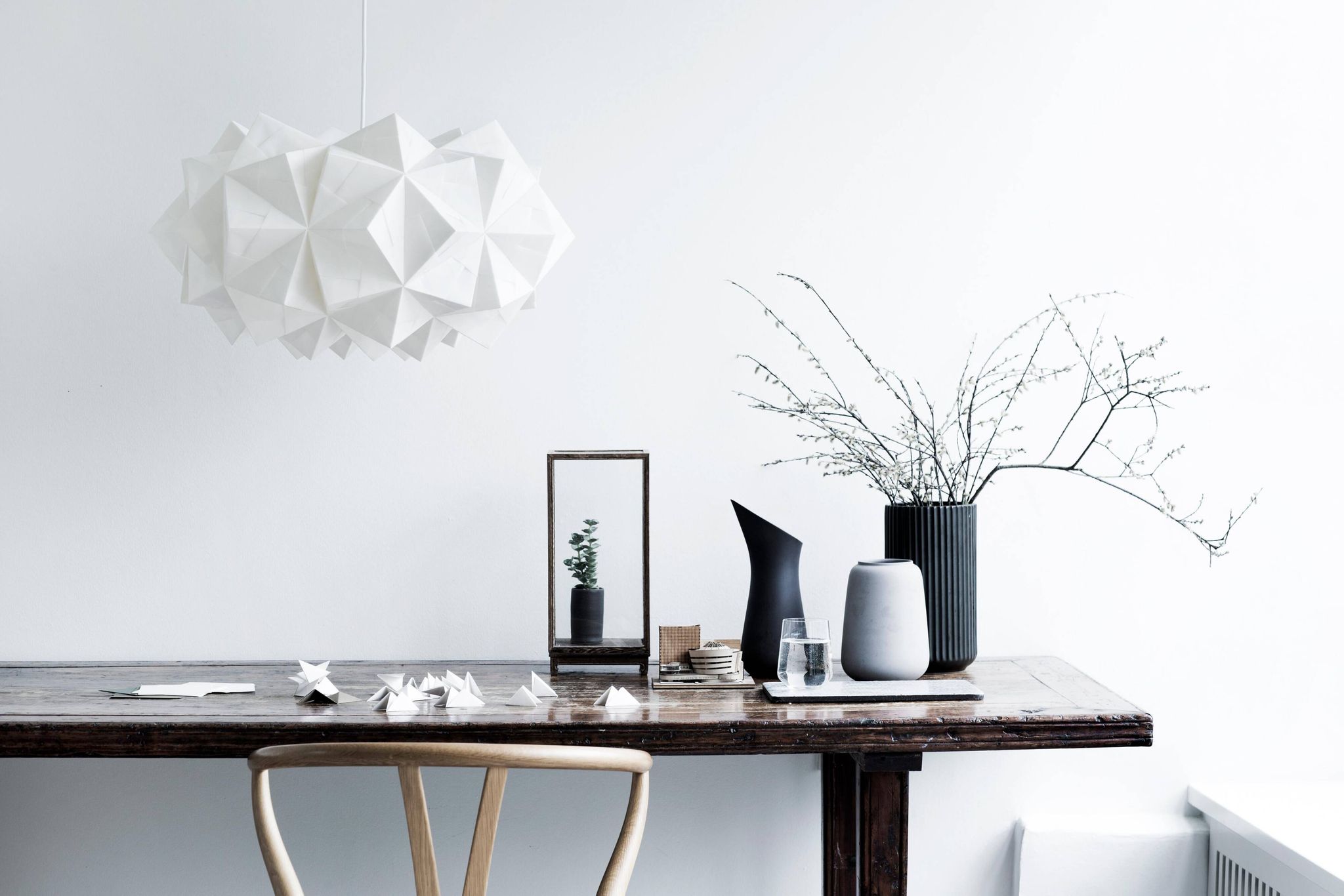 Japanese Style Hand-folded White Paper Pendant Lighting "Siphonia"
