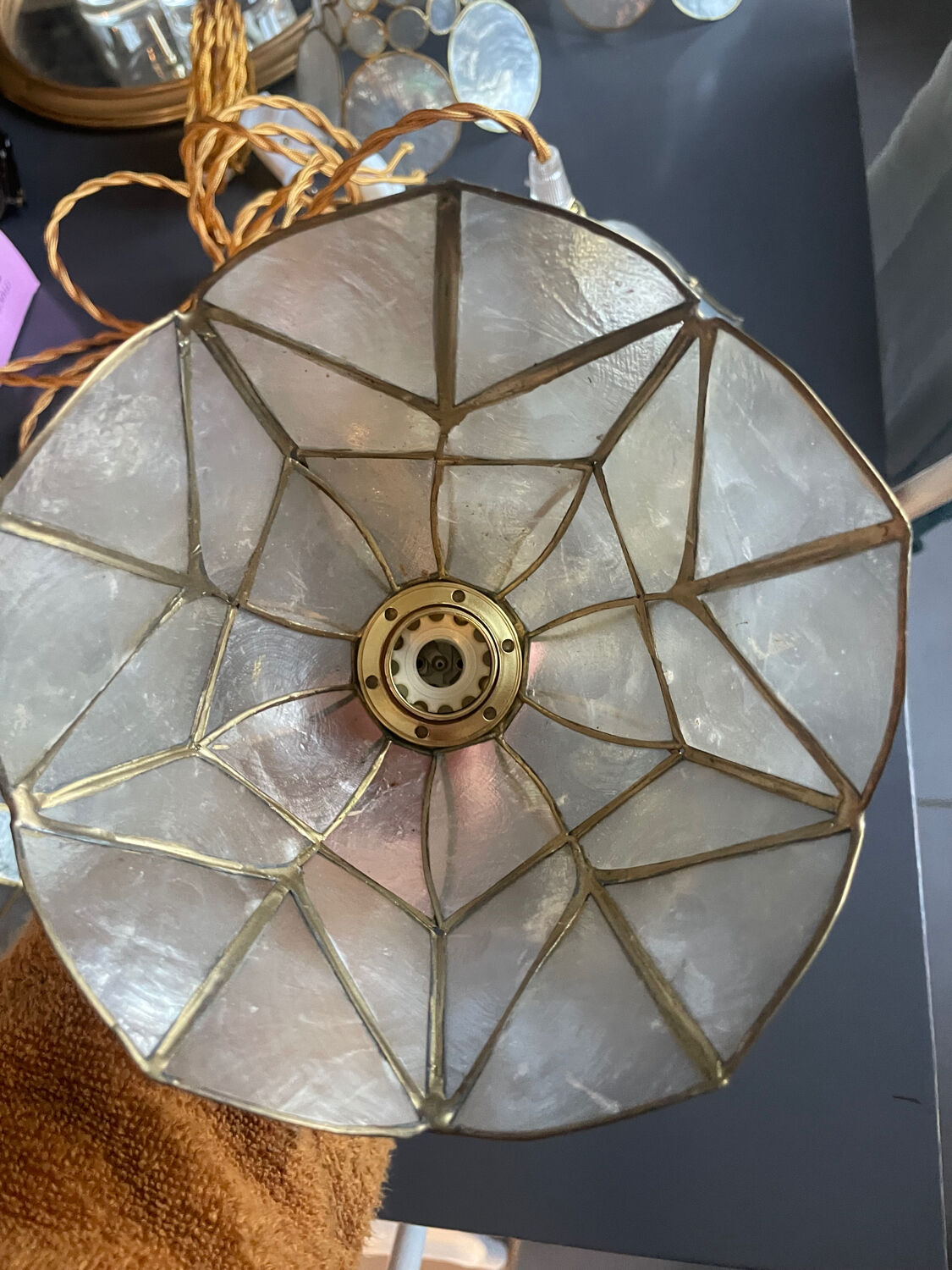 Pair of portable lamps in mother-of-pearl and brass