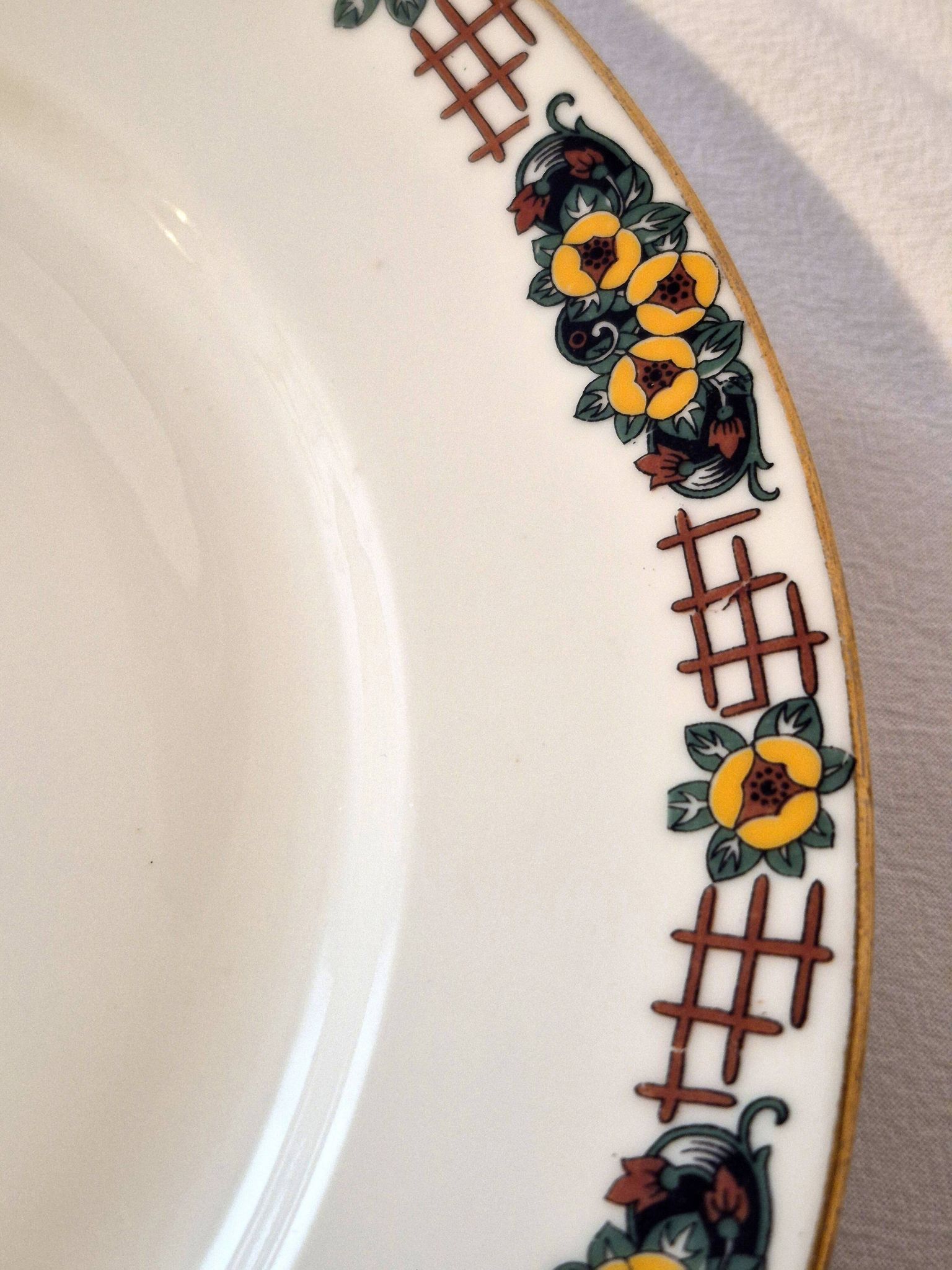 Round serving dish Art Deco, Limoges porcelain, André François, A570