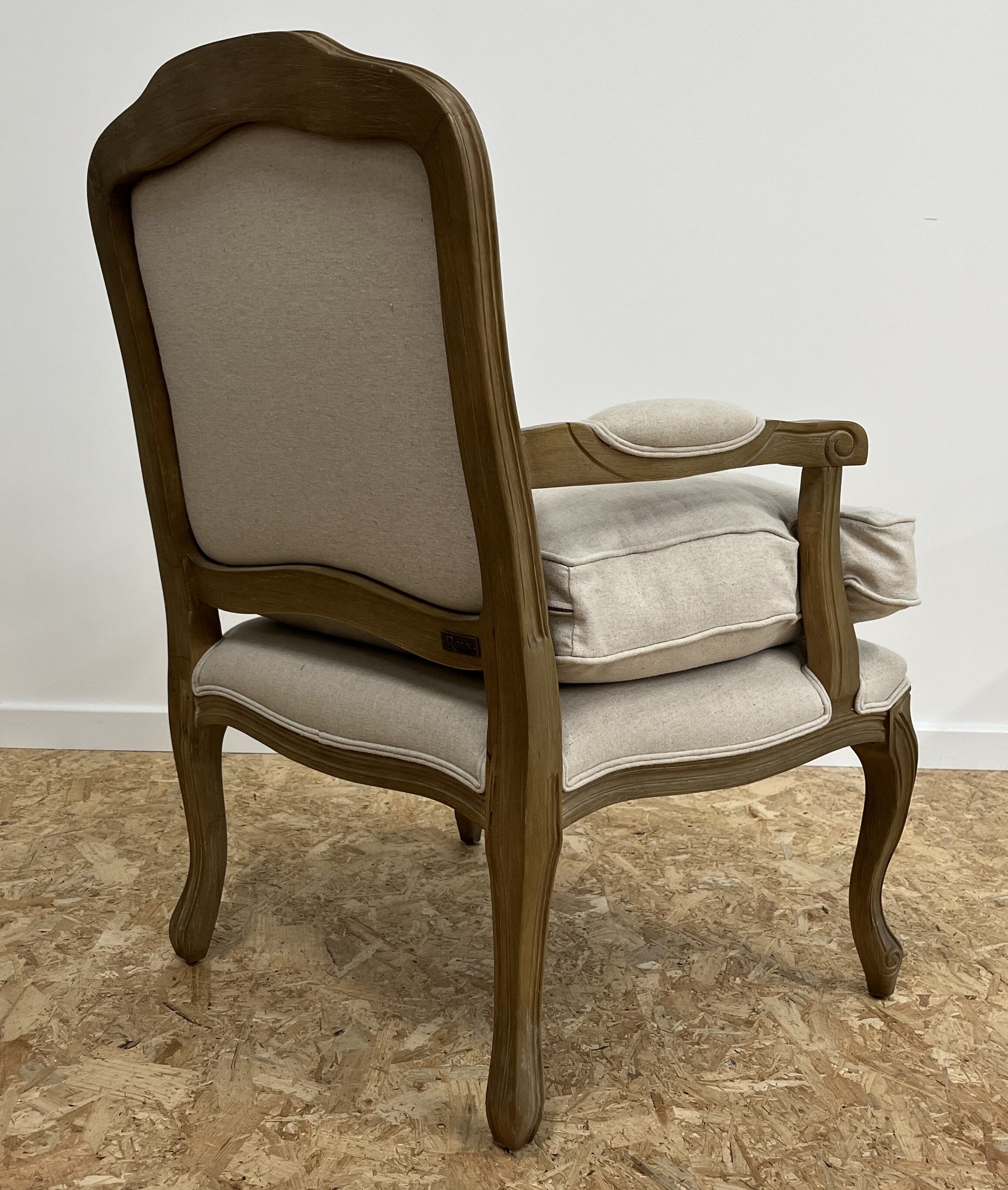 Shepherdess armchair in wood and natural linen
