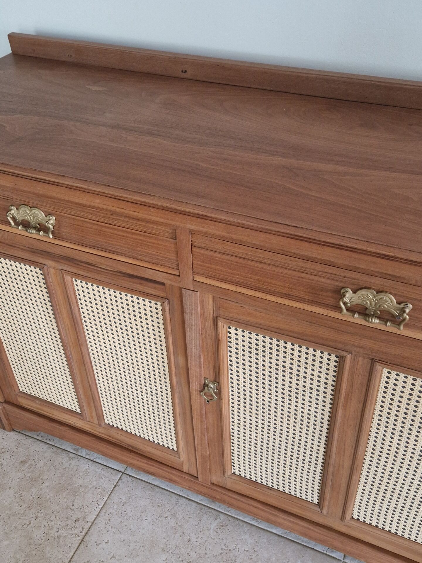 Buffet portes en cannage