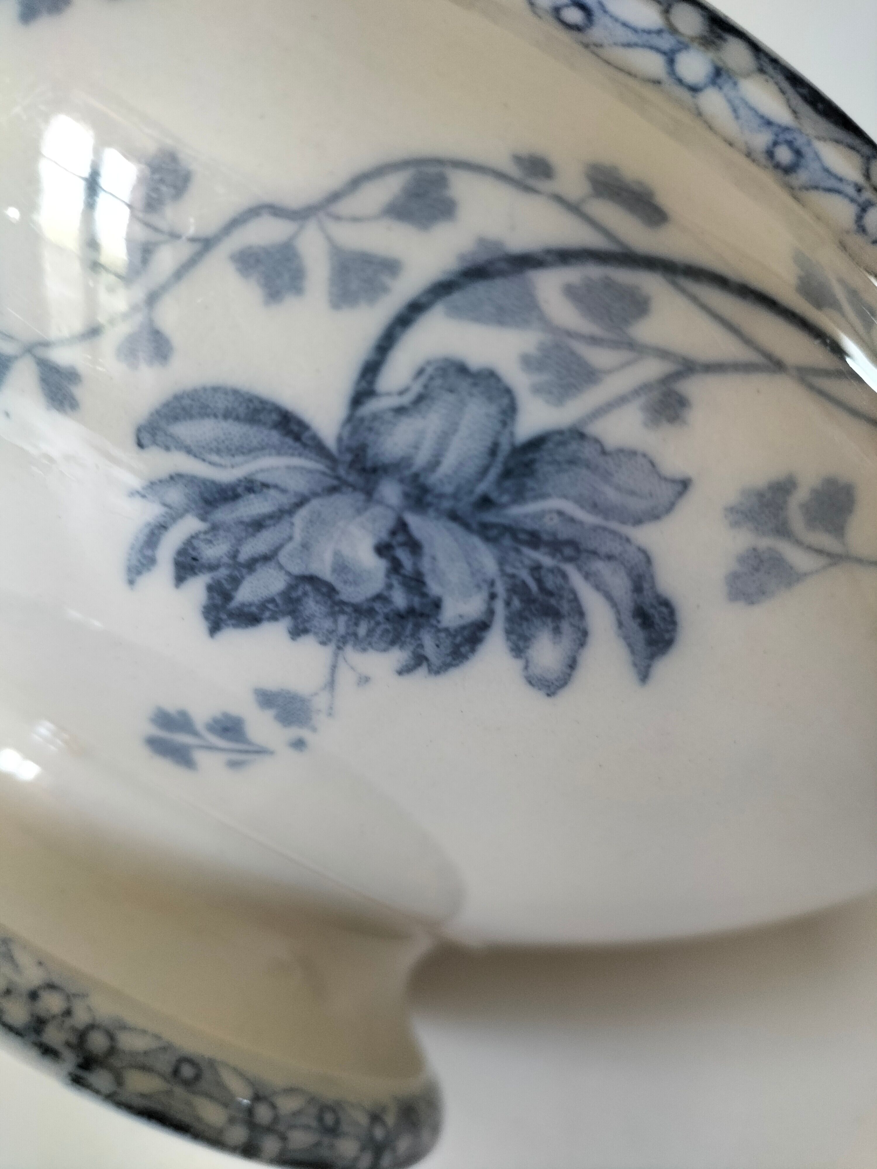 Vegetable dish U&C Sarreguemines with handles, Royat model in blue decoration.