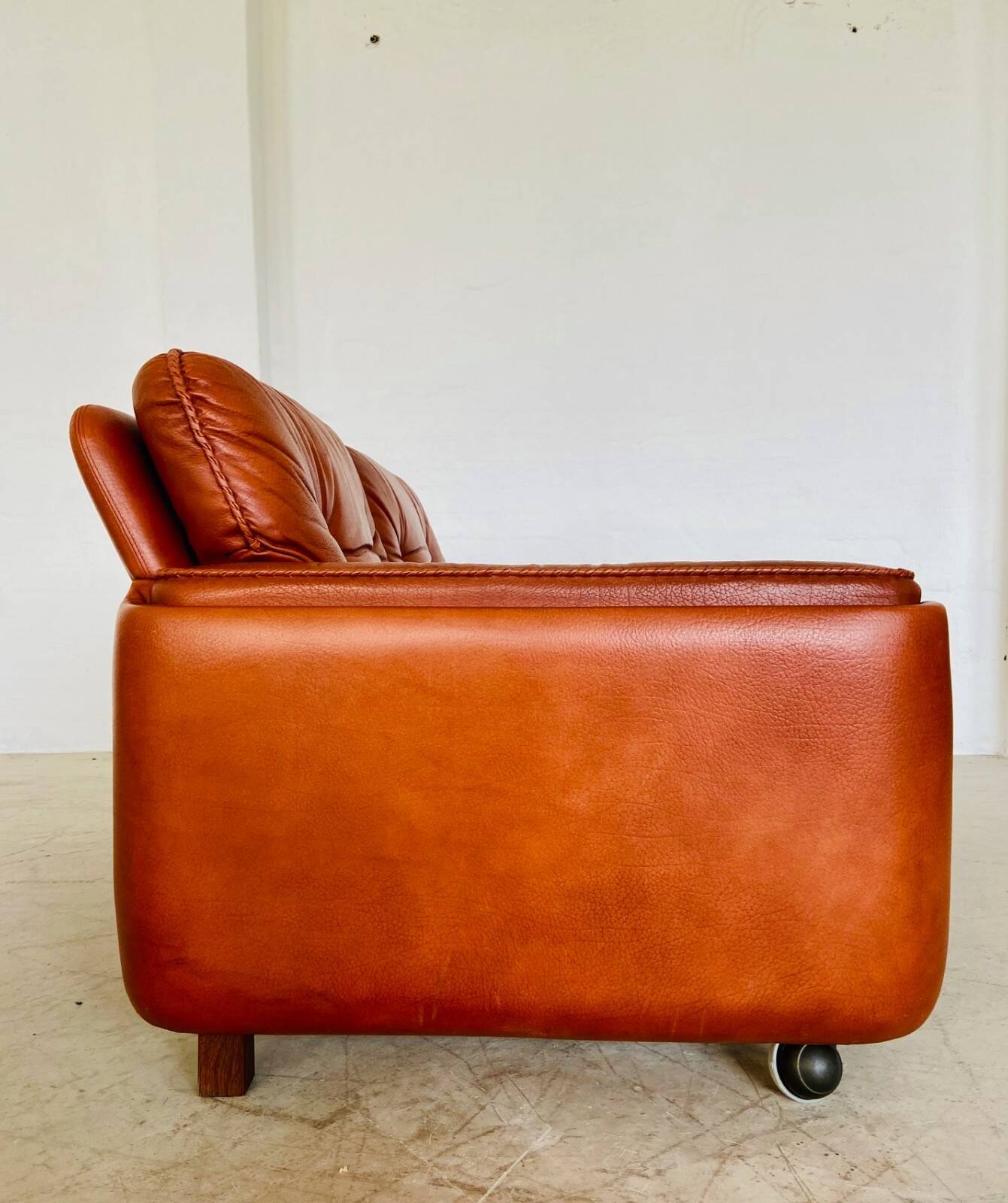 Canapé 2 places vintage danois en cuir cognac du milieu du siècle par Sigurd Resell