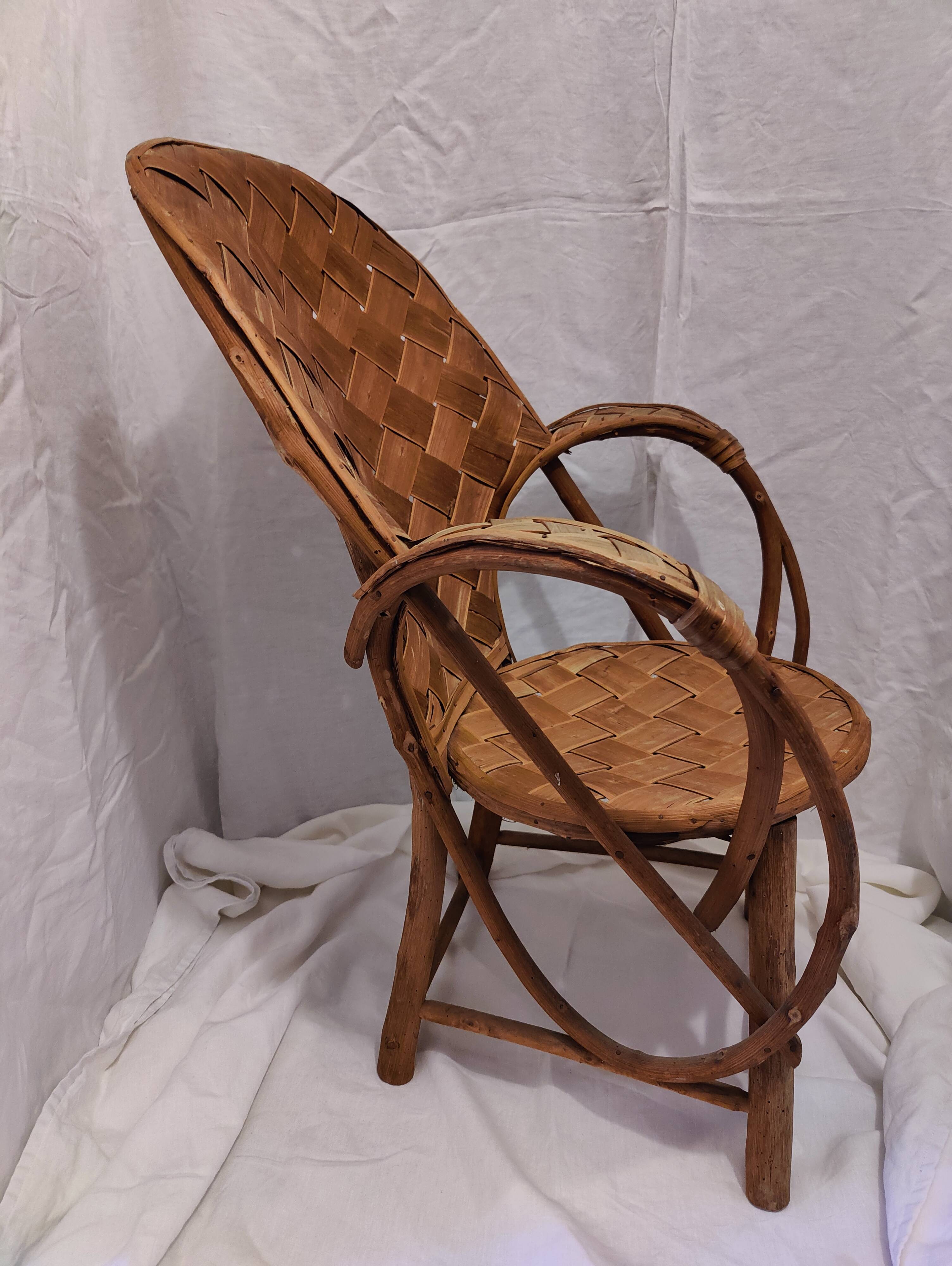 Fauteuil en lames de châtaignier tressées dit Le Corbusier