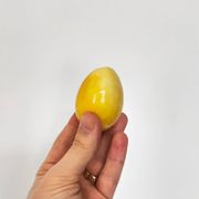 Deux oeufs en albâtre