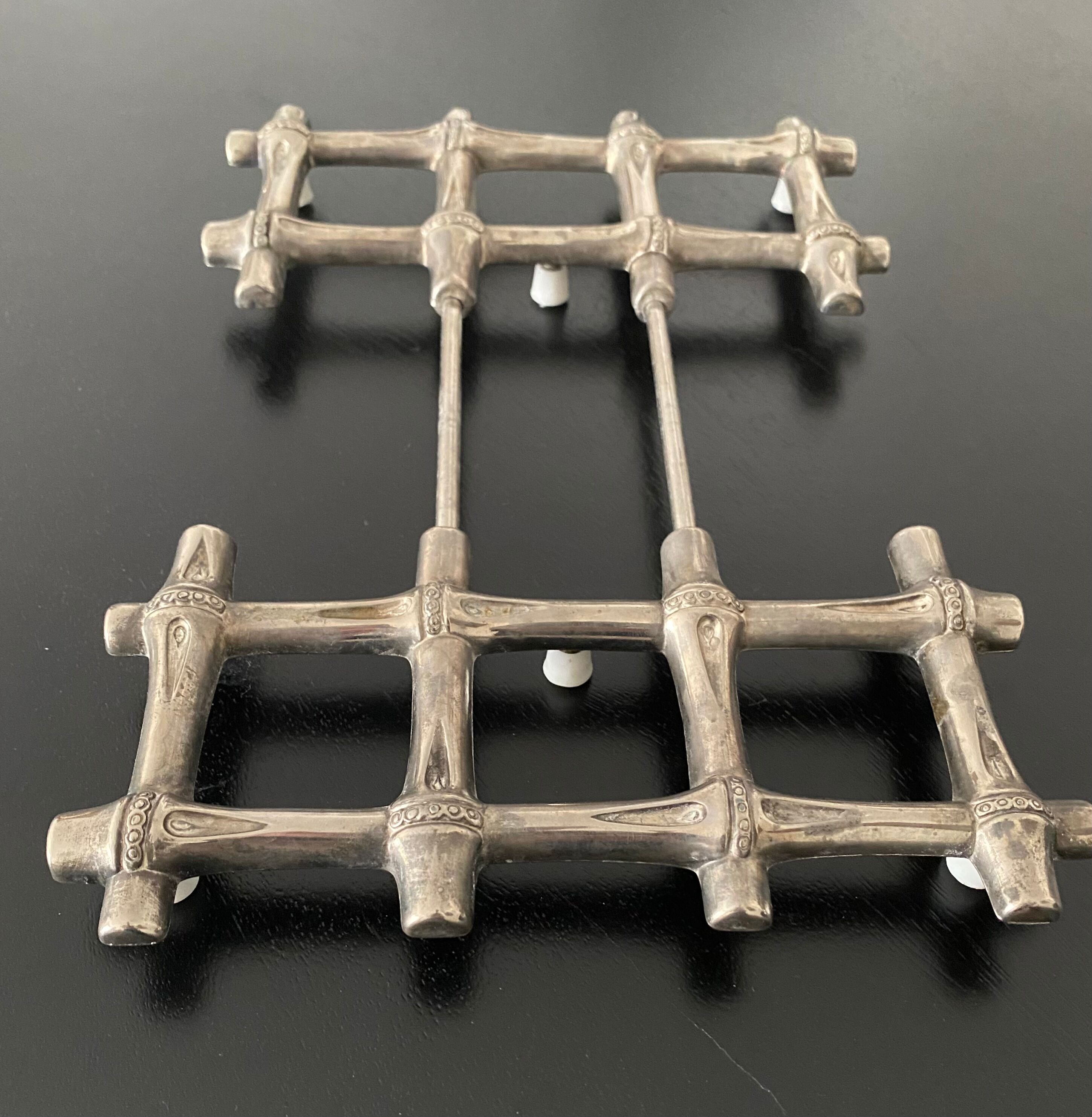 1 extendable bamboo metal shaped flat bottom