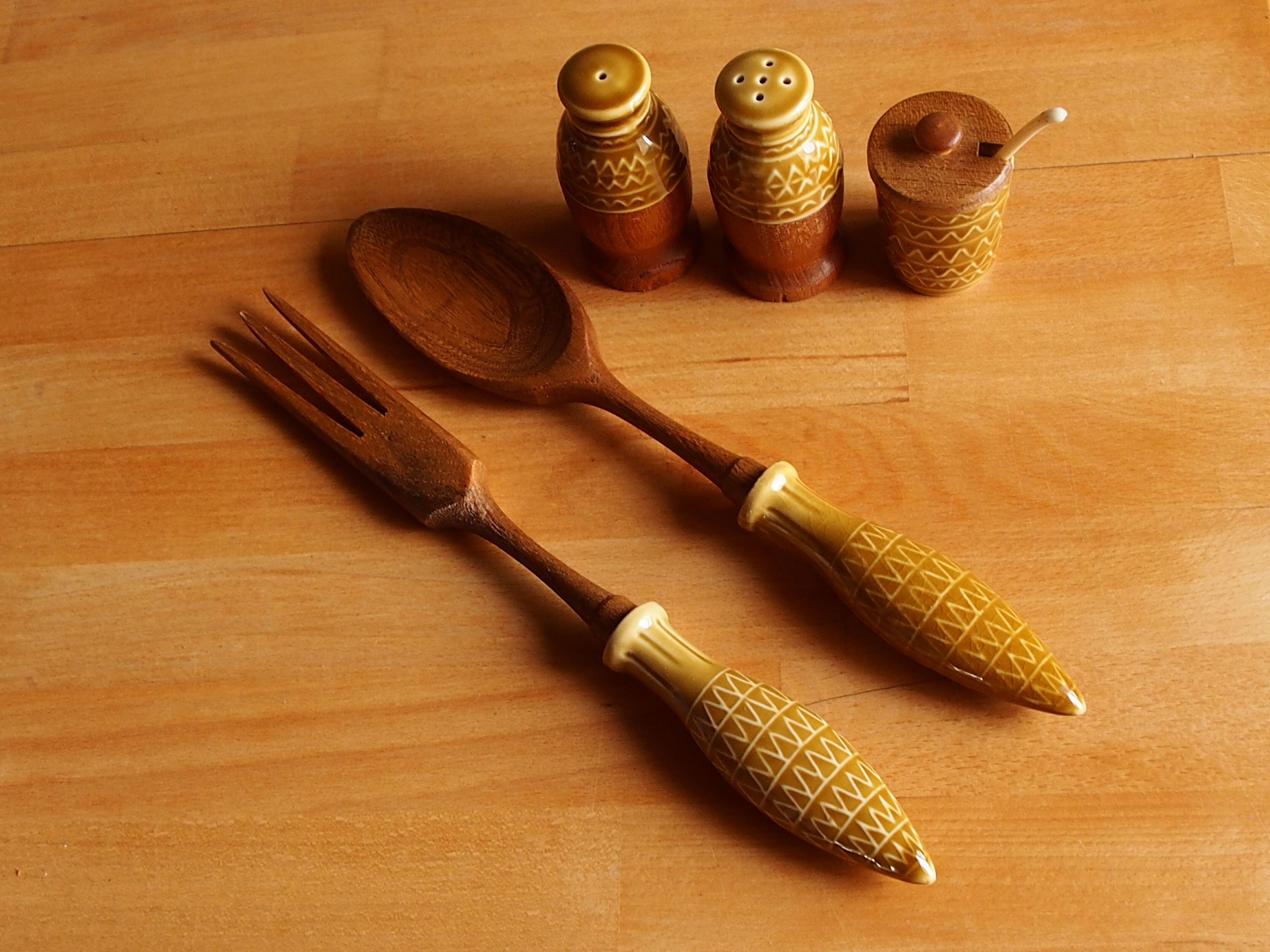 Vintage salt shaker, pepper, mustard and salad cutlery set