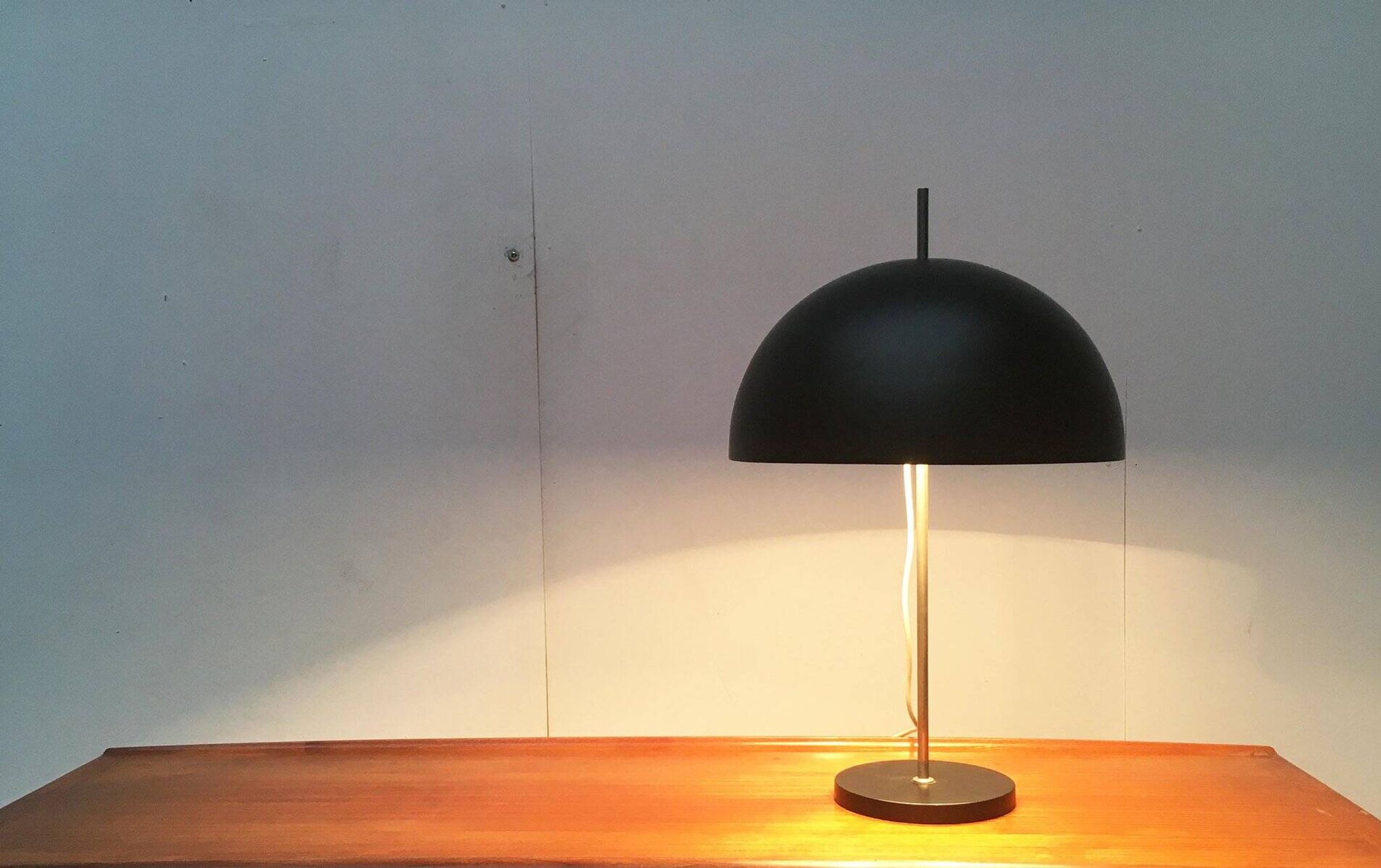 Mid-century minimalist table lamp