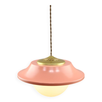 Lampe à suspension italienne du milieu du siècle en métal rose et laiton