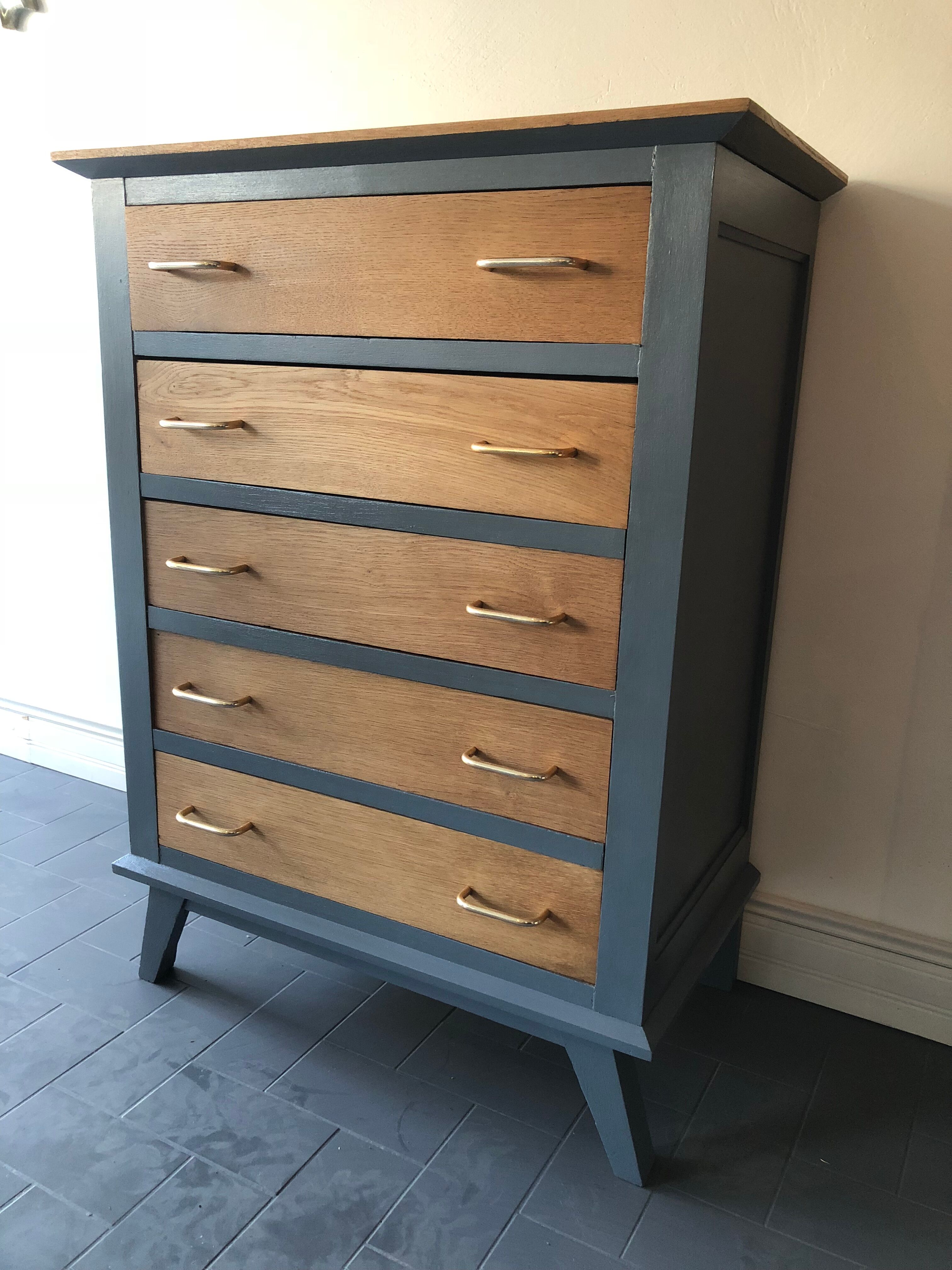 Dresser chest vintage