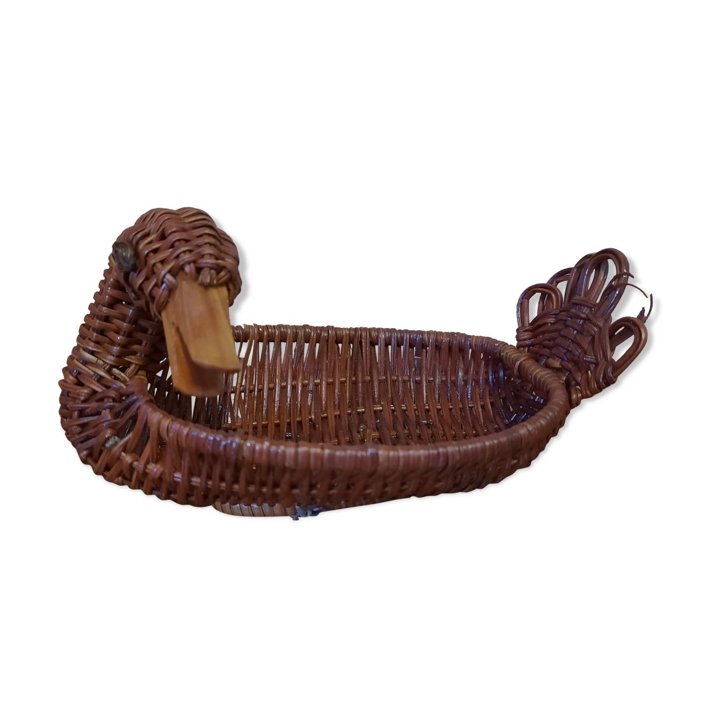 Duck-shaped basket