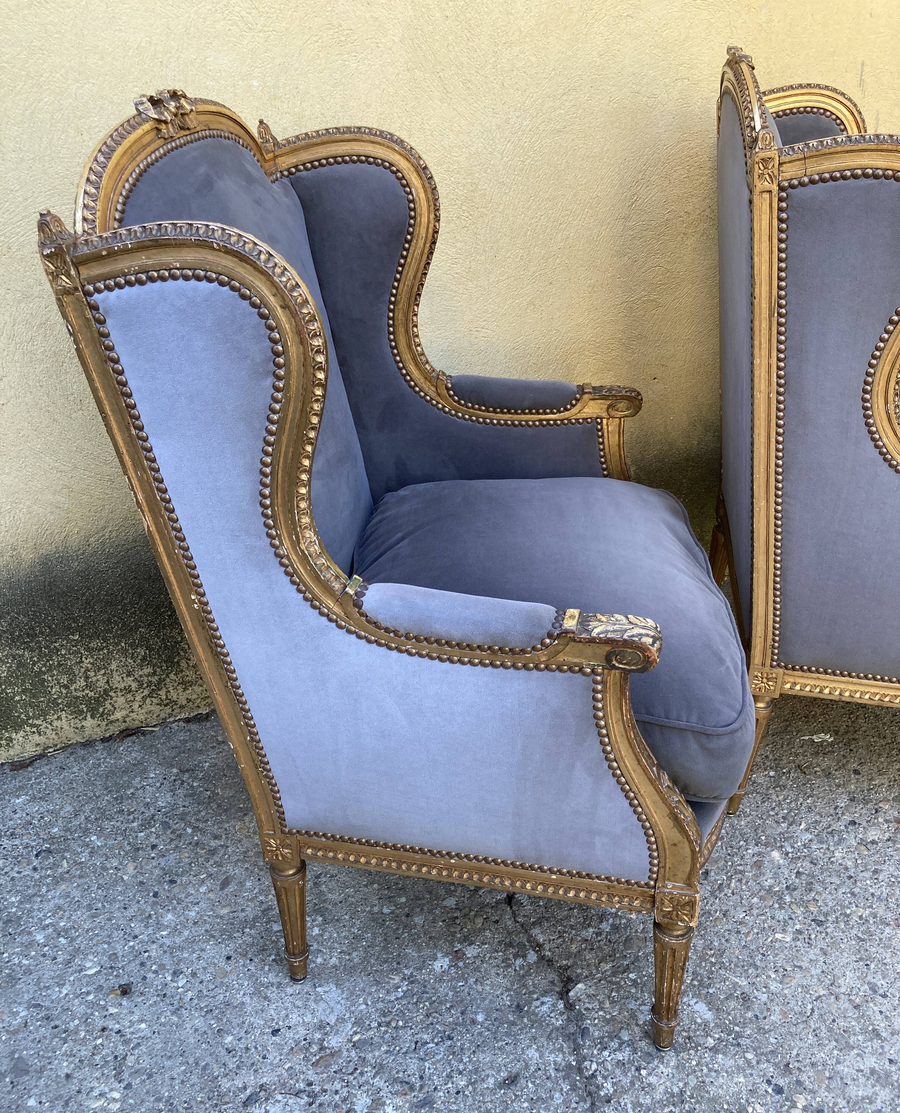 Duo de fauteuils anciens  à oreilles - style Louis XVI - A. Bastet