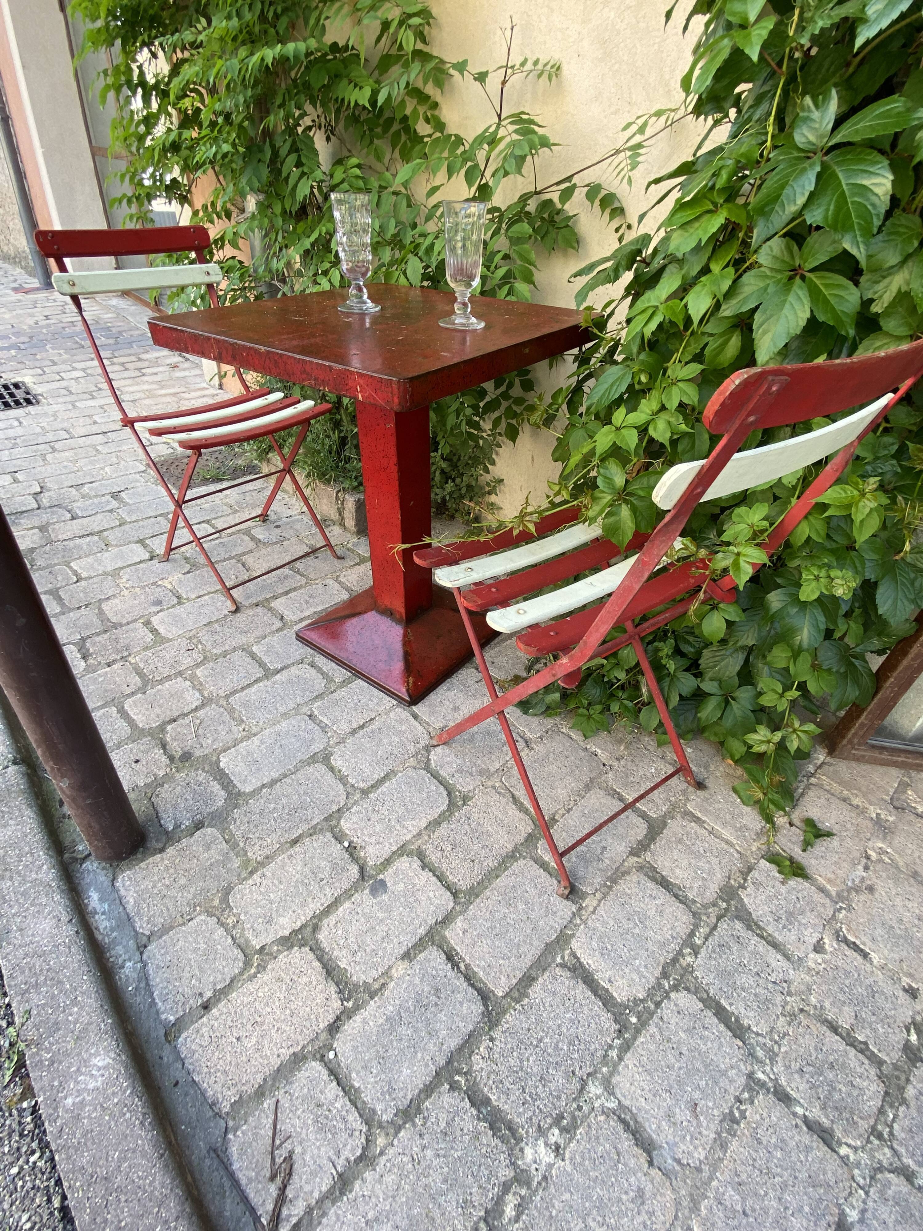 Bistro table