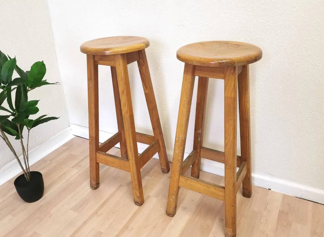 Tabouret de bar vintage en chêne (1 sur 2) : chaise haute industrielle yougoslave des années 1980