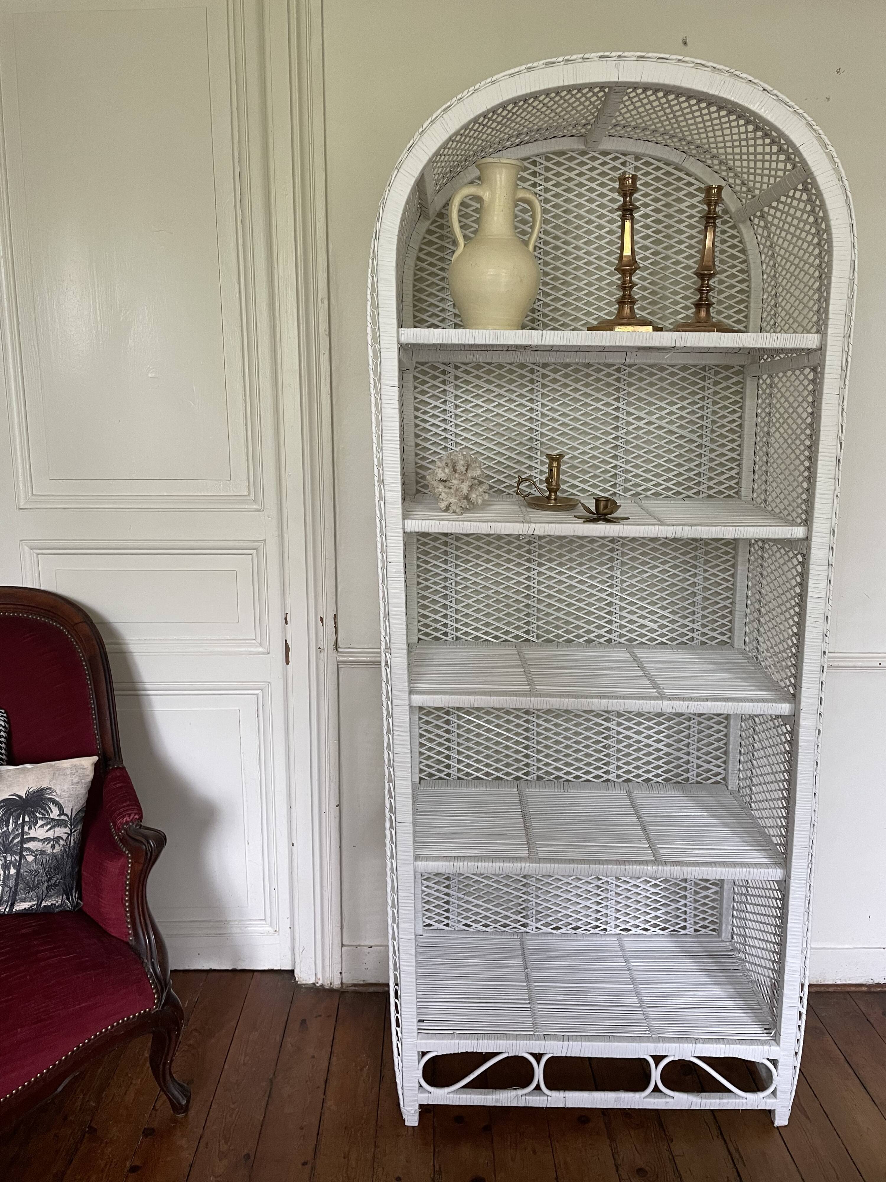 Etagère bibliothèque blanche en bambou et rotin