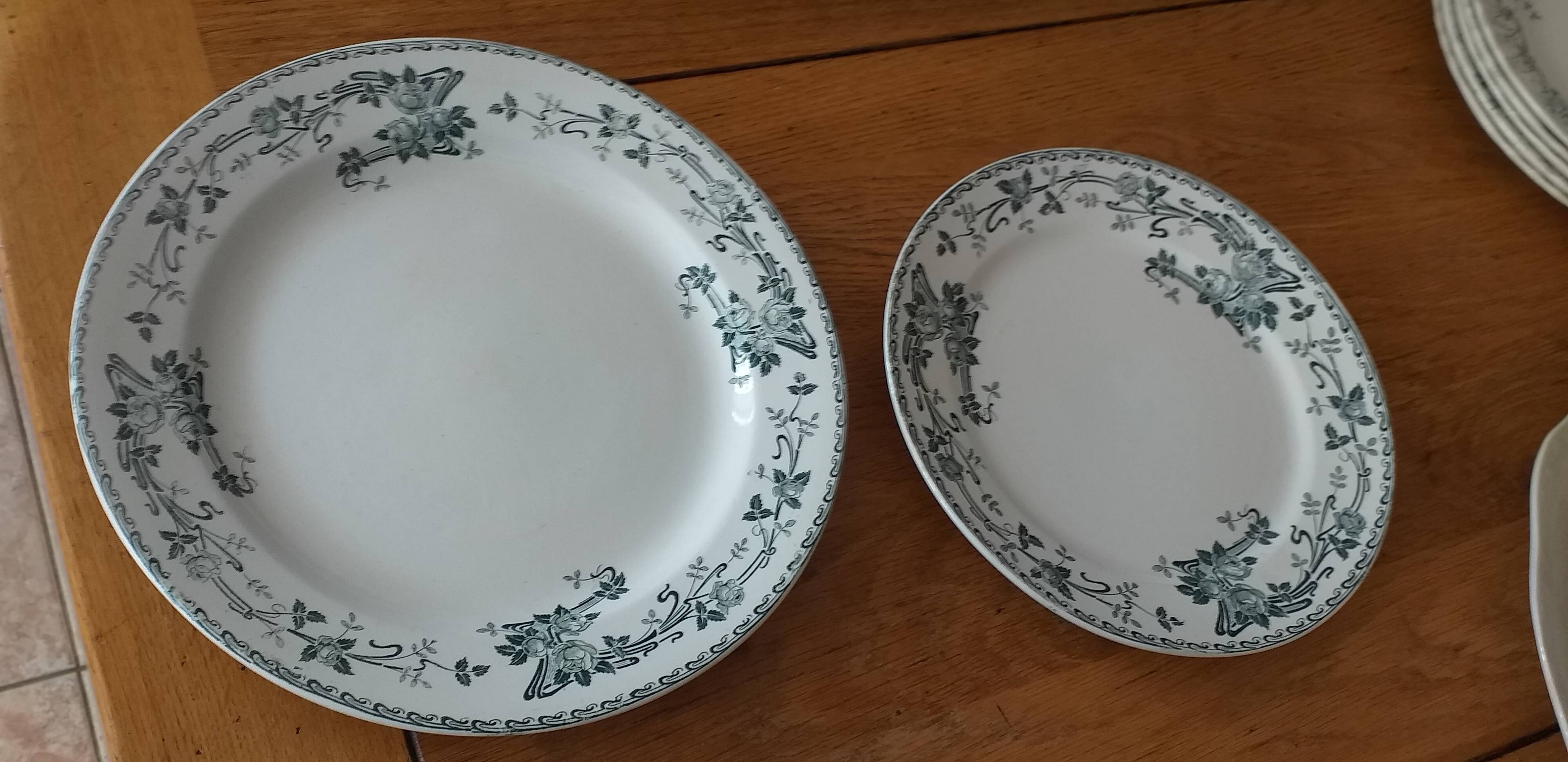 Set of 5 pieces in Belgian porcelain Boch Frères Kéramis model Rosa