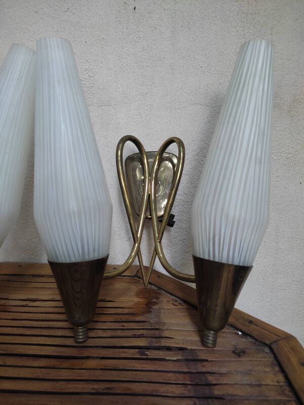 Duo d'appliques double en laiton et opalines