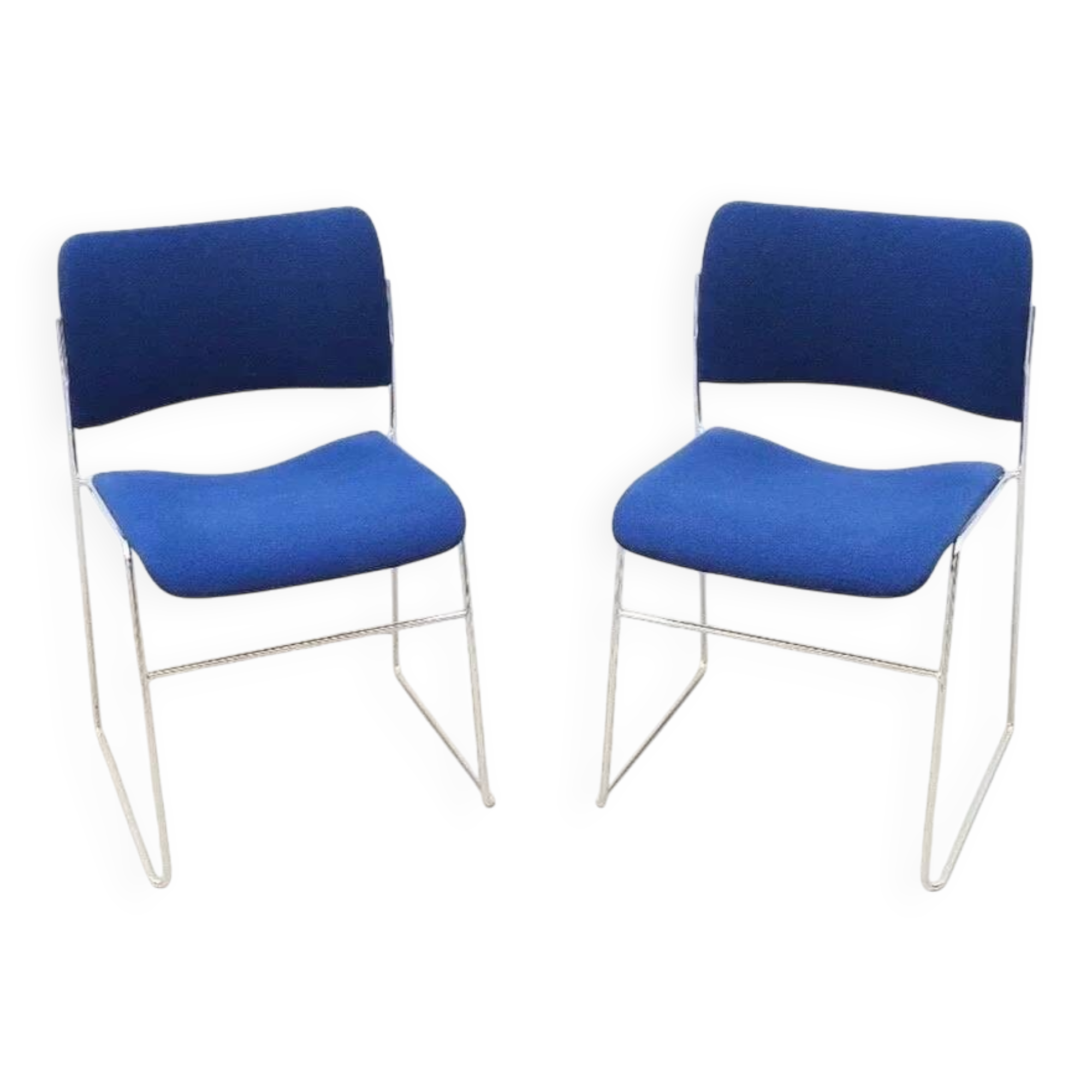 Pair of “4/40” stacking chairs by David Rowland for Howe (USA)