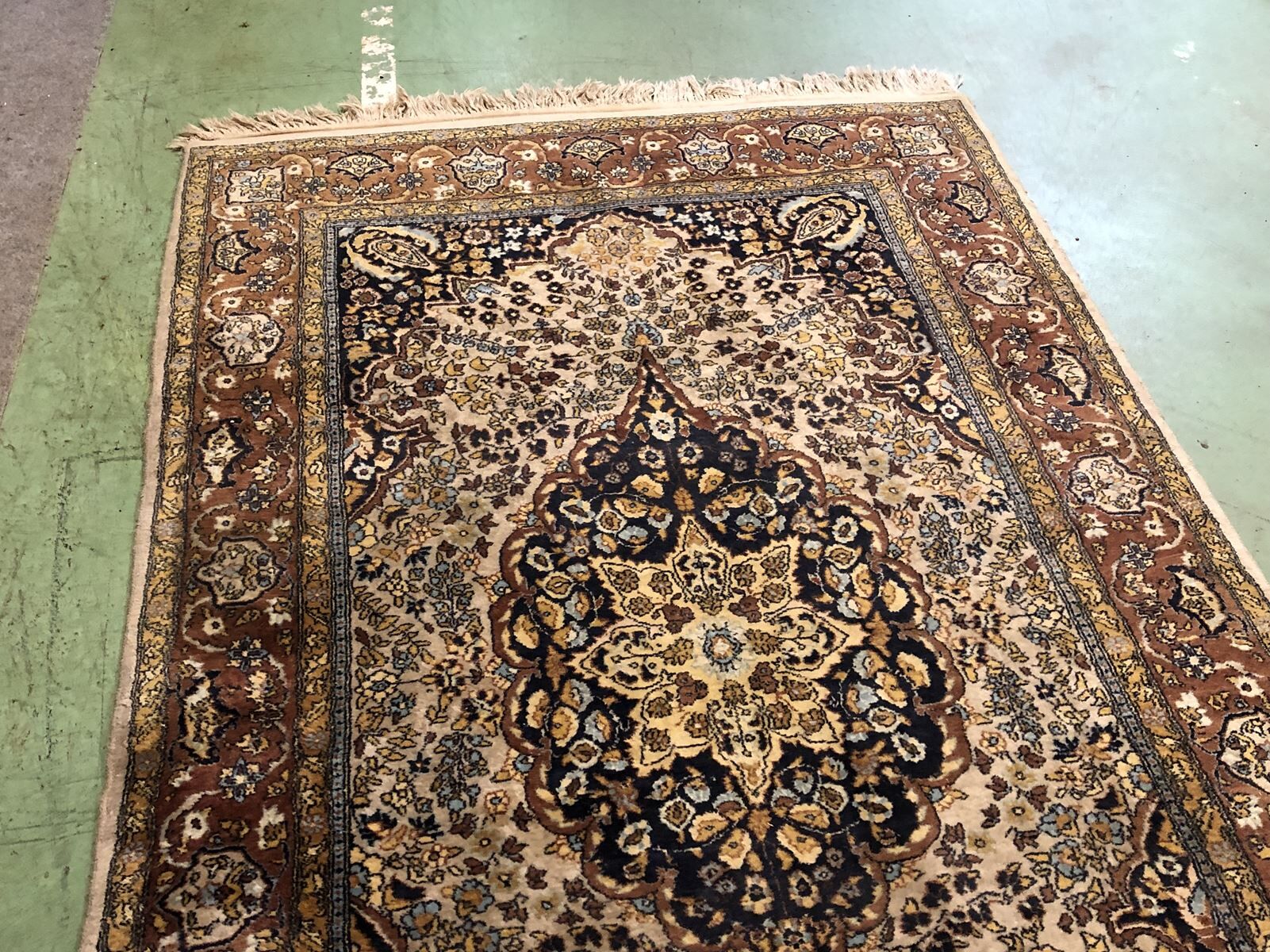 Handmade wool and silk carpet - 2m13 x 1m22