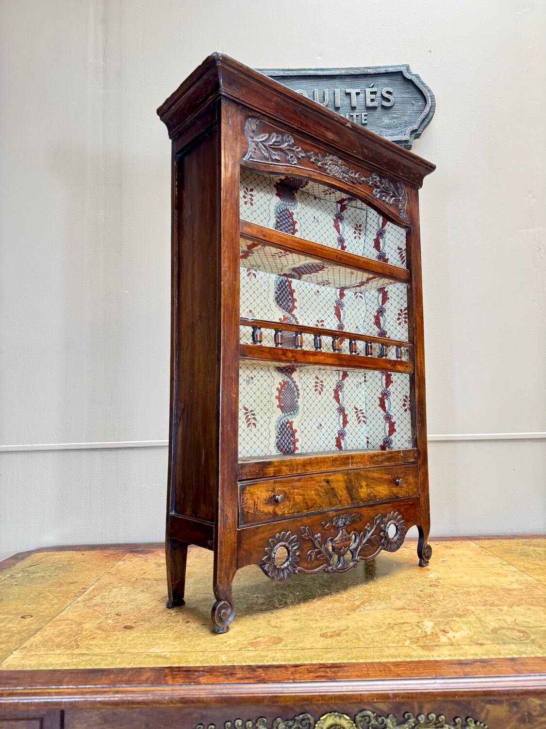 Verriau, Provençal Hanging Shelf in Walnut, Nîmes, 18th Century